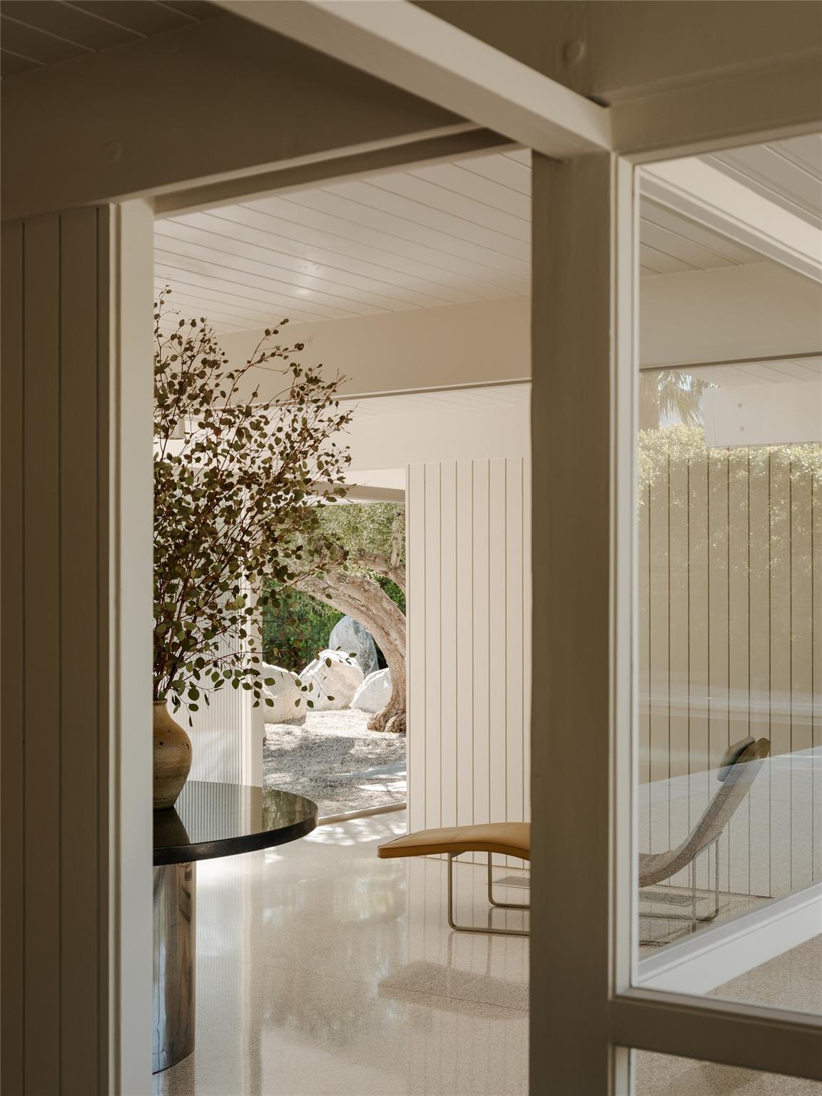 1272 E Verbena Dr, Out of State, CA 92262