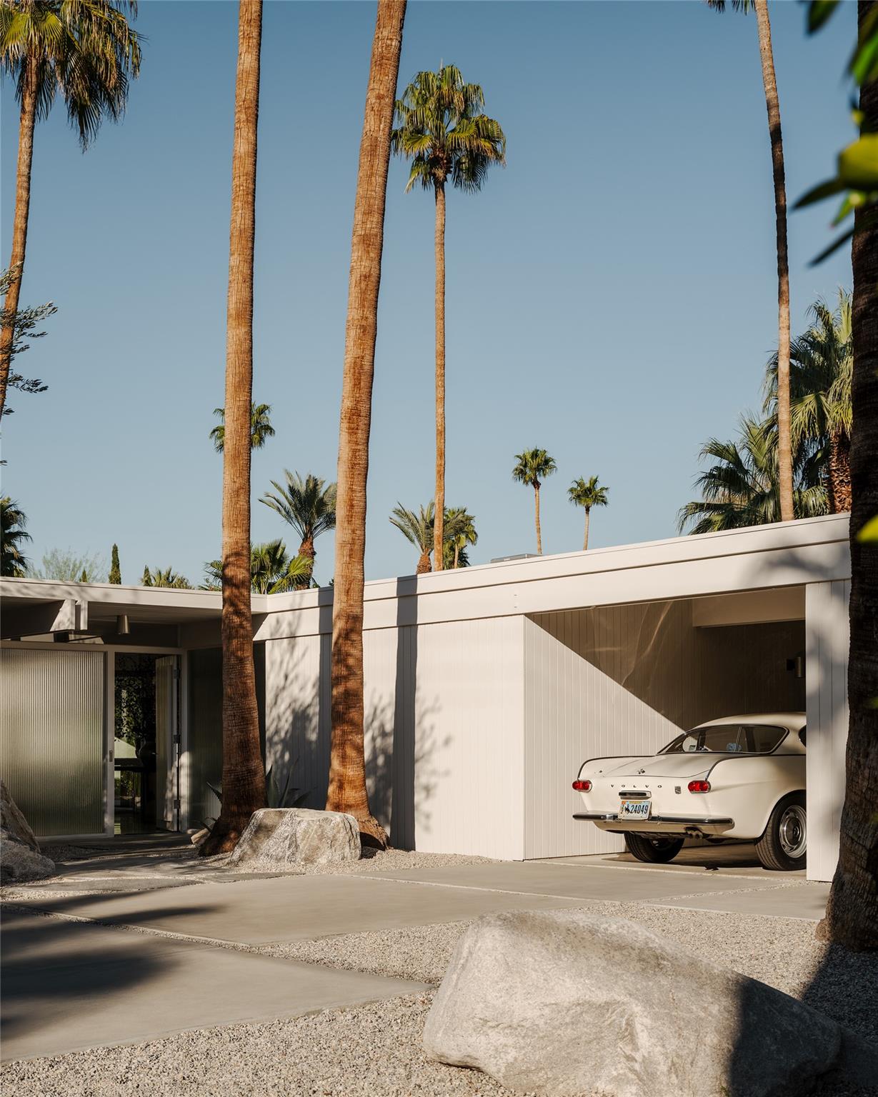 1272 E Verbena Dr, Out of State, CA 92262