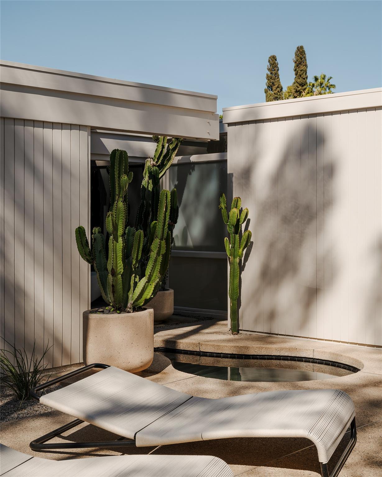 1272 E Verbena Dr, Out of State, CA 92262