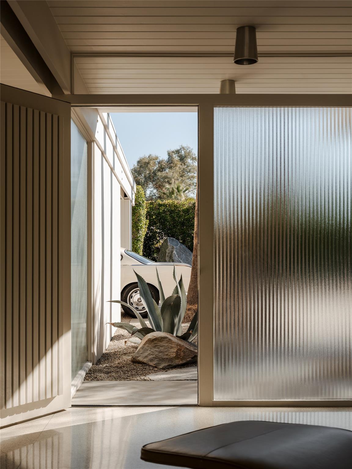 1272 E Verbena Dr, Out of State, CA 92262