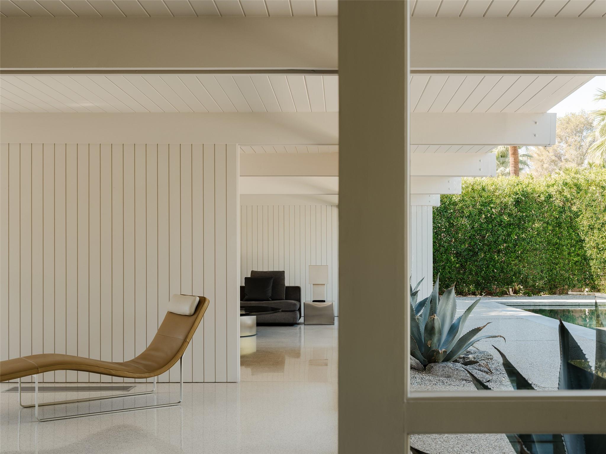 1272 E Verbena Dr, Out of State, CA 92262