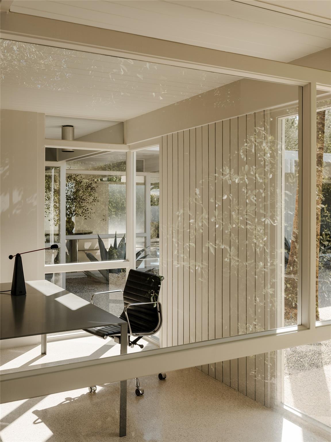 1272 E Verbena Dr, Out of State, CA 92262