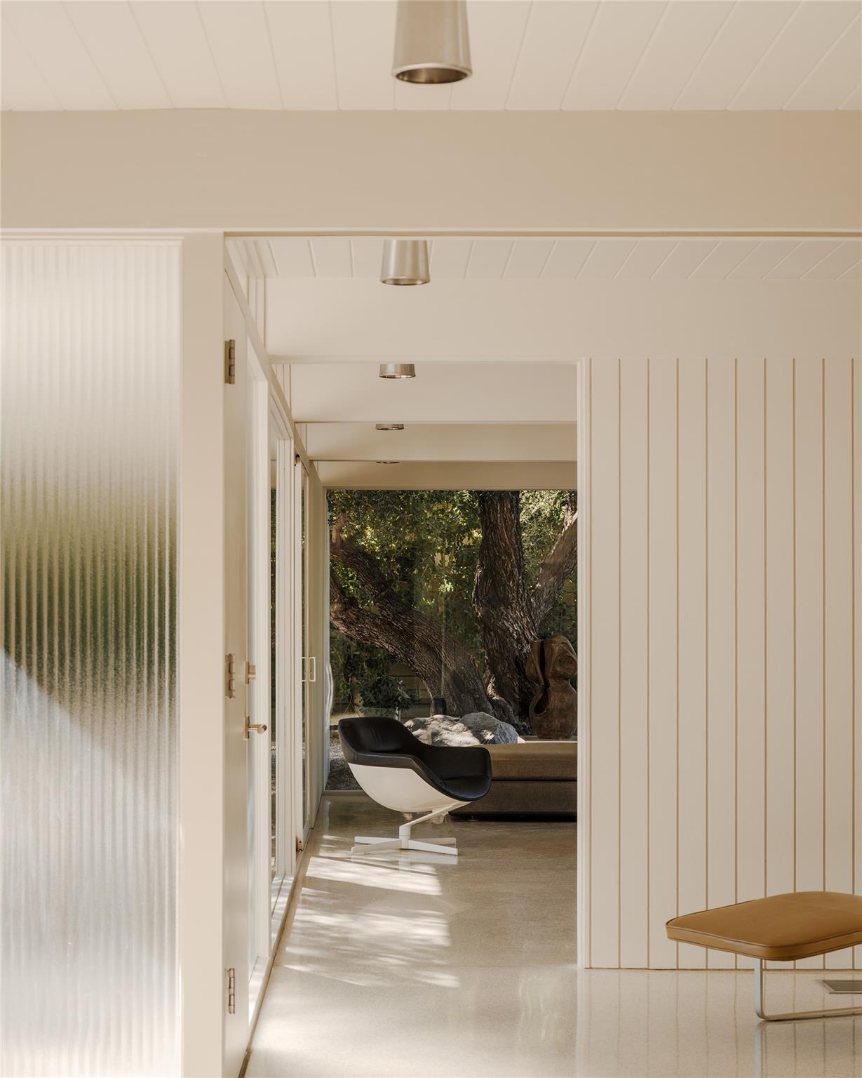 1272 E Verbena Dr, Out of State, CA 92262