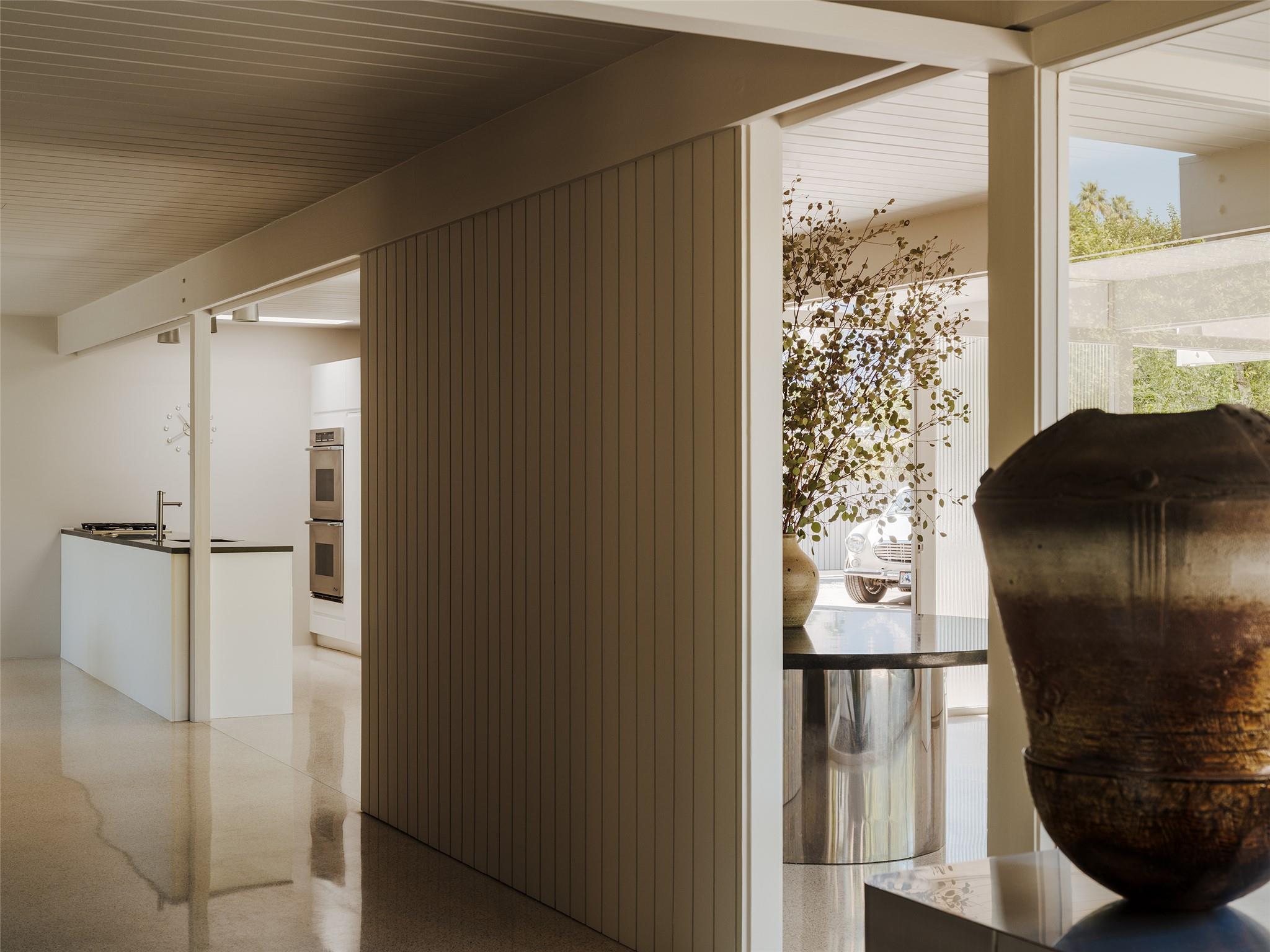 1272 E Verbena Dr, Out of State, CA 92262