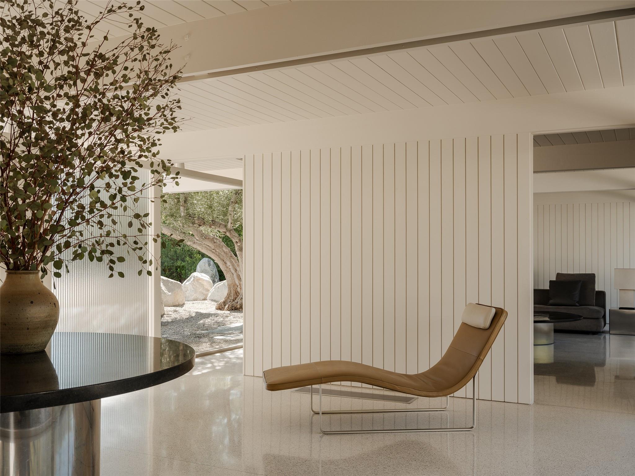 1272 E Verbena Dr, Out of State, CA 92262