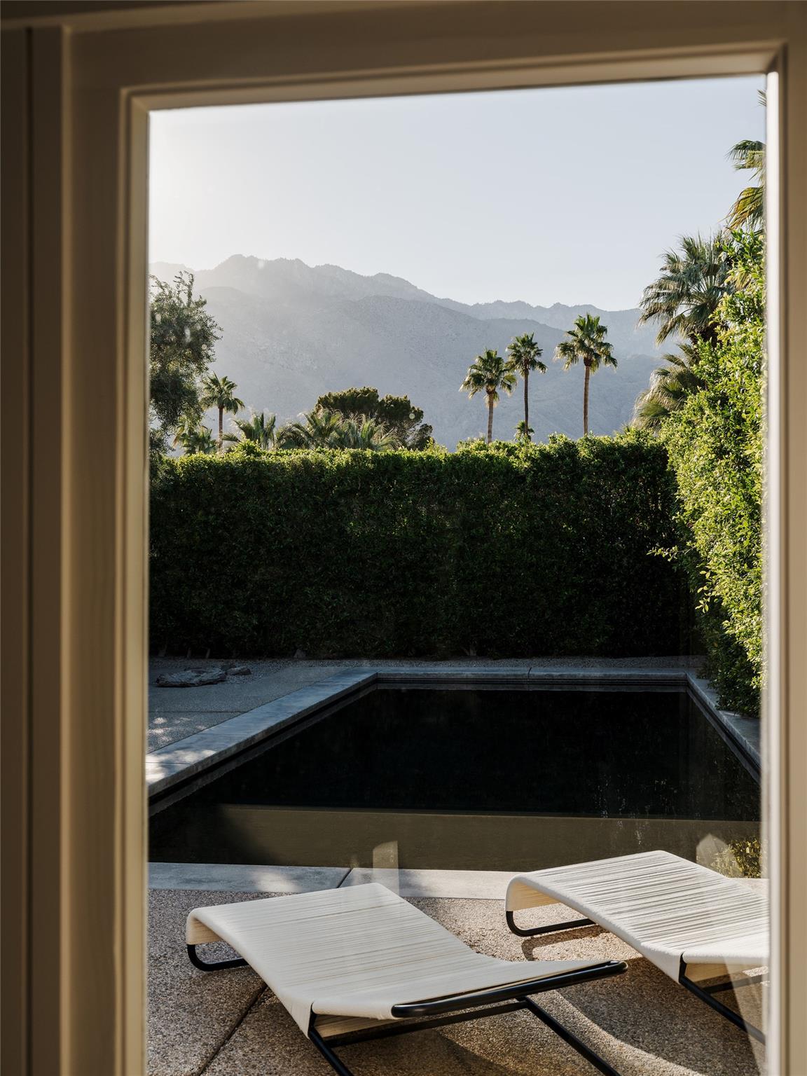 1272 E Verbena Dr, Out of State, CA 92262