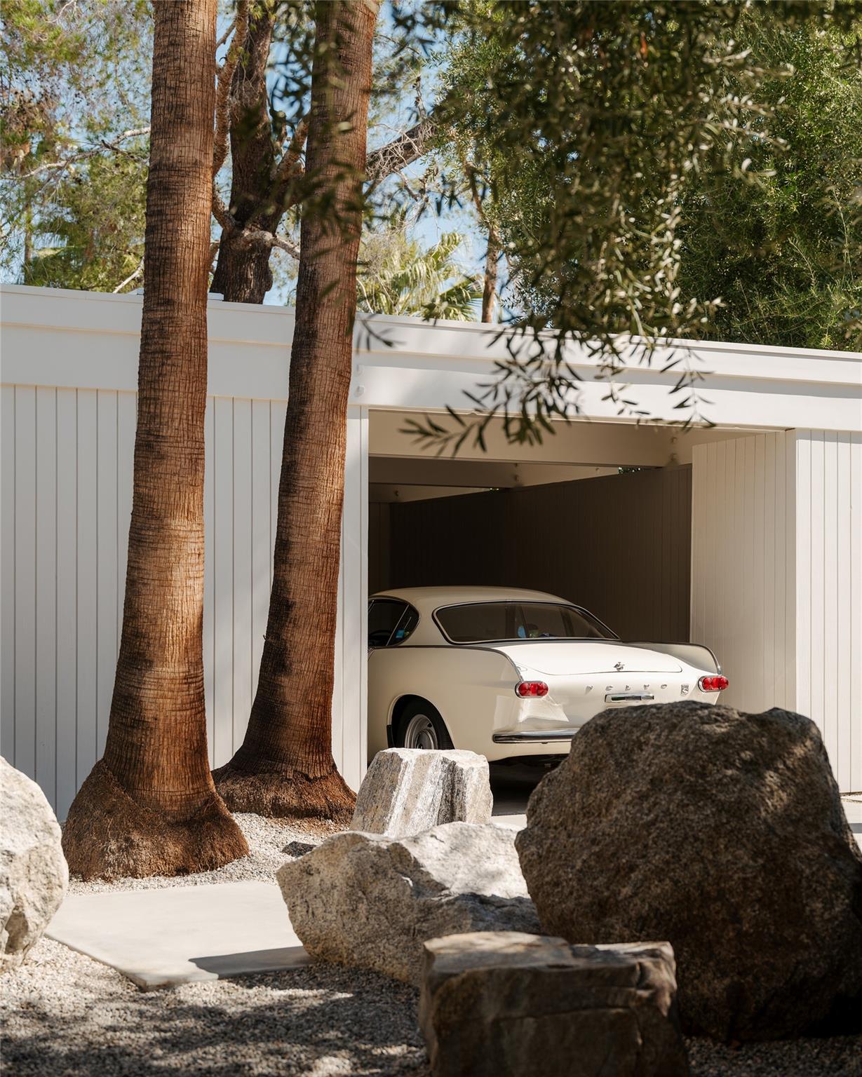 1272 E Verbena Dr, Out of State, CA 92262