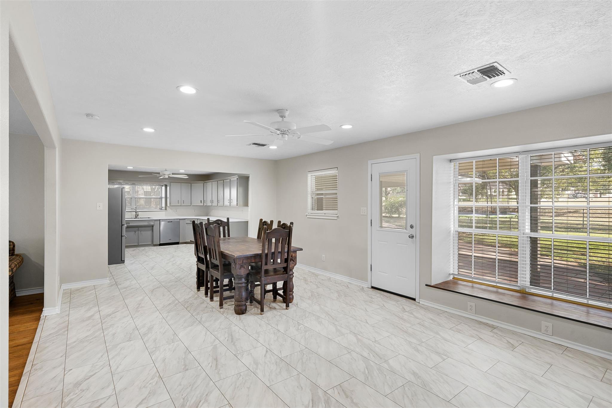 1906 Gun And Rod Rd, Brenham, TX 77833