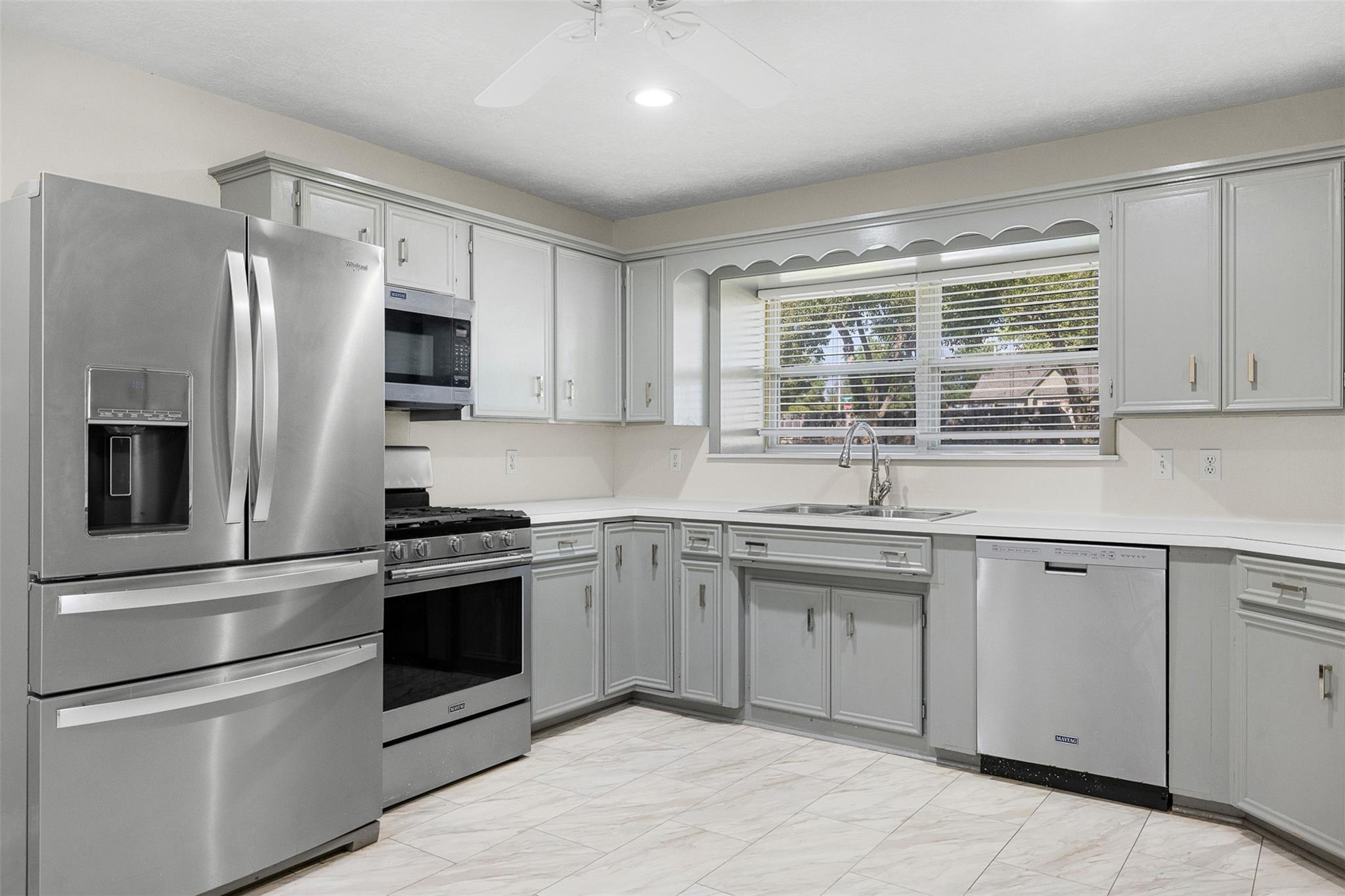 1906 Gun And Rod Rd, Brenham, TX 77833