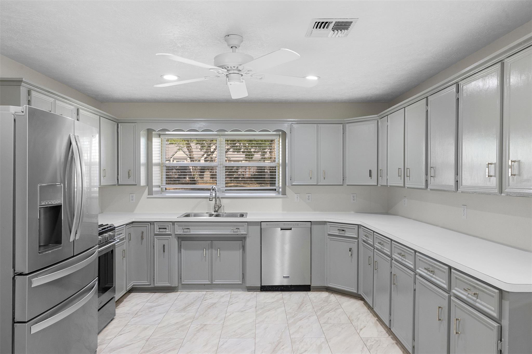 1906 Gun And Rod Rd, Brenham, TX 77833