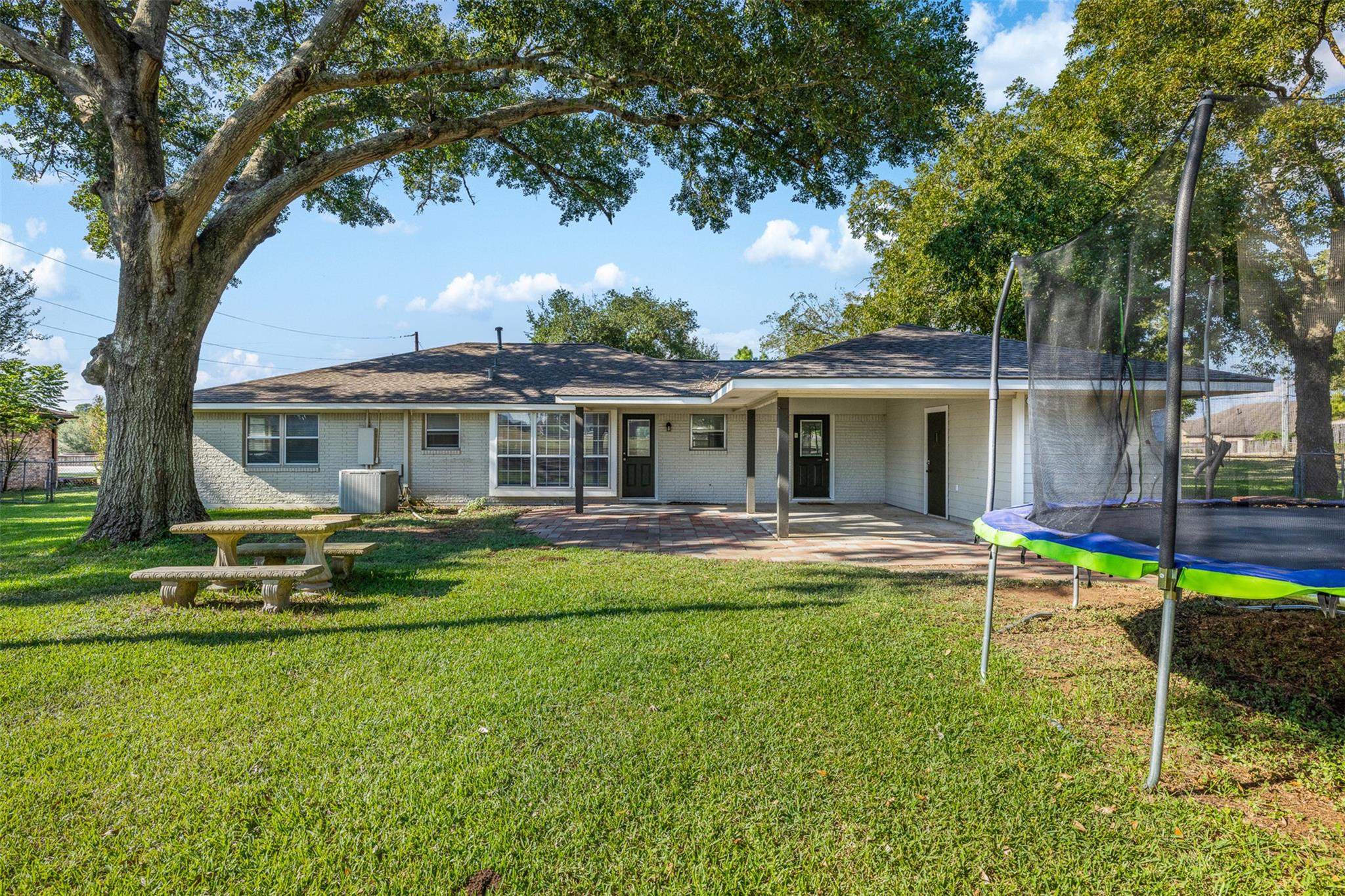 1906 Gun And Rod Rd, Brenham, TX 77833