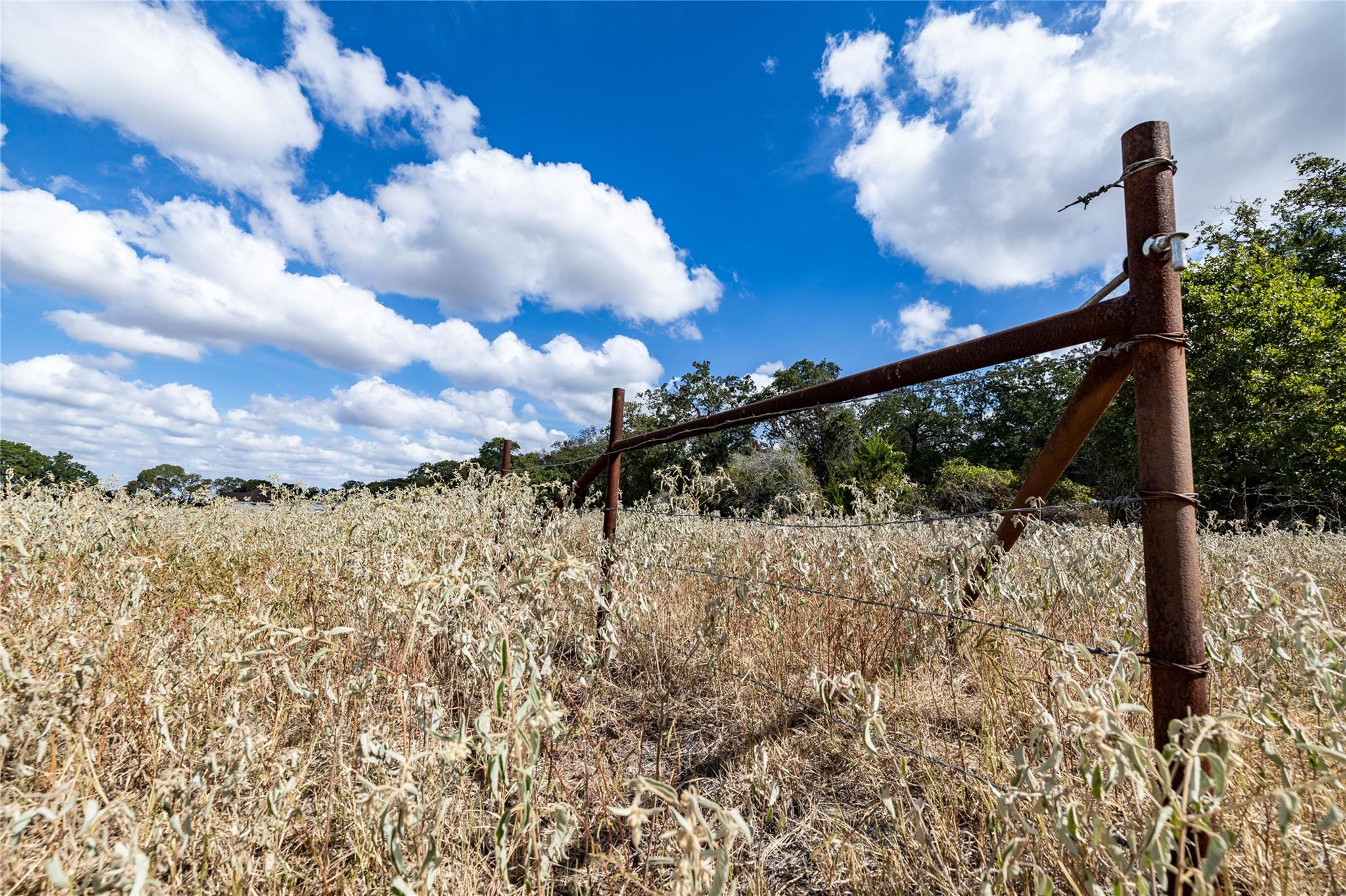 1350 Cattlemens Row, Lockhart, TX 78644