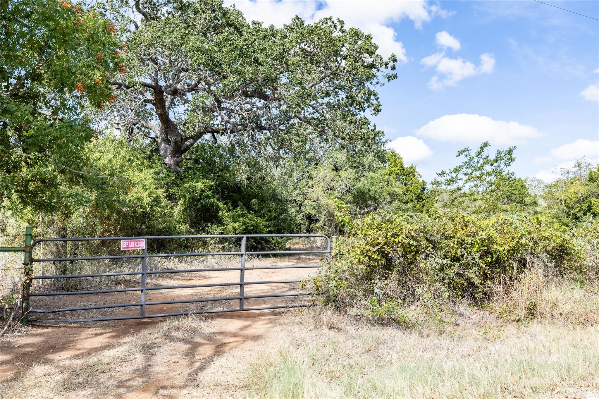 1350 Cattlemens Row, Lockhart, TX 78644
