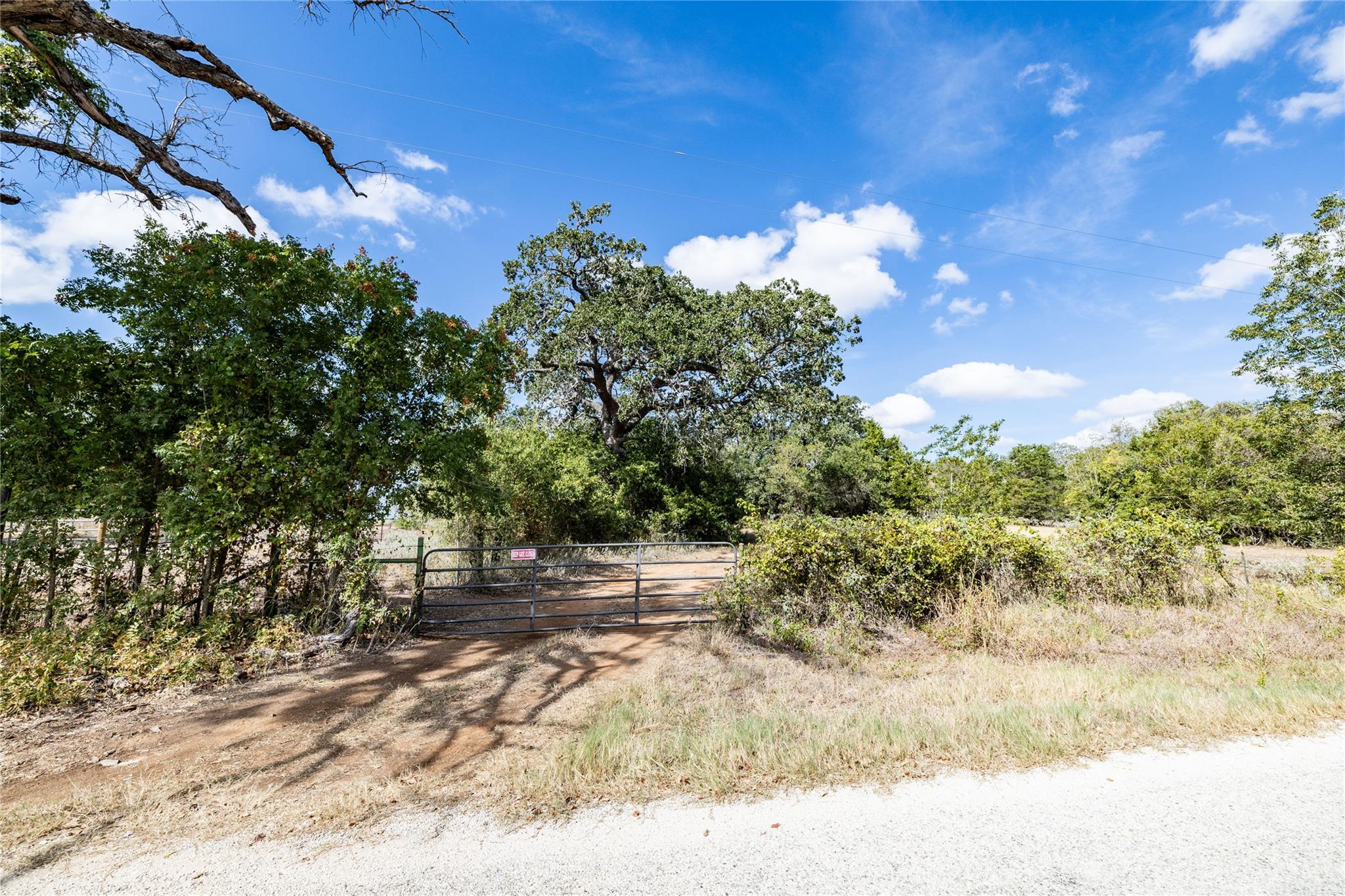1350 Cattlemens Row, Lockhart, TX 78644
