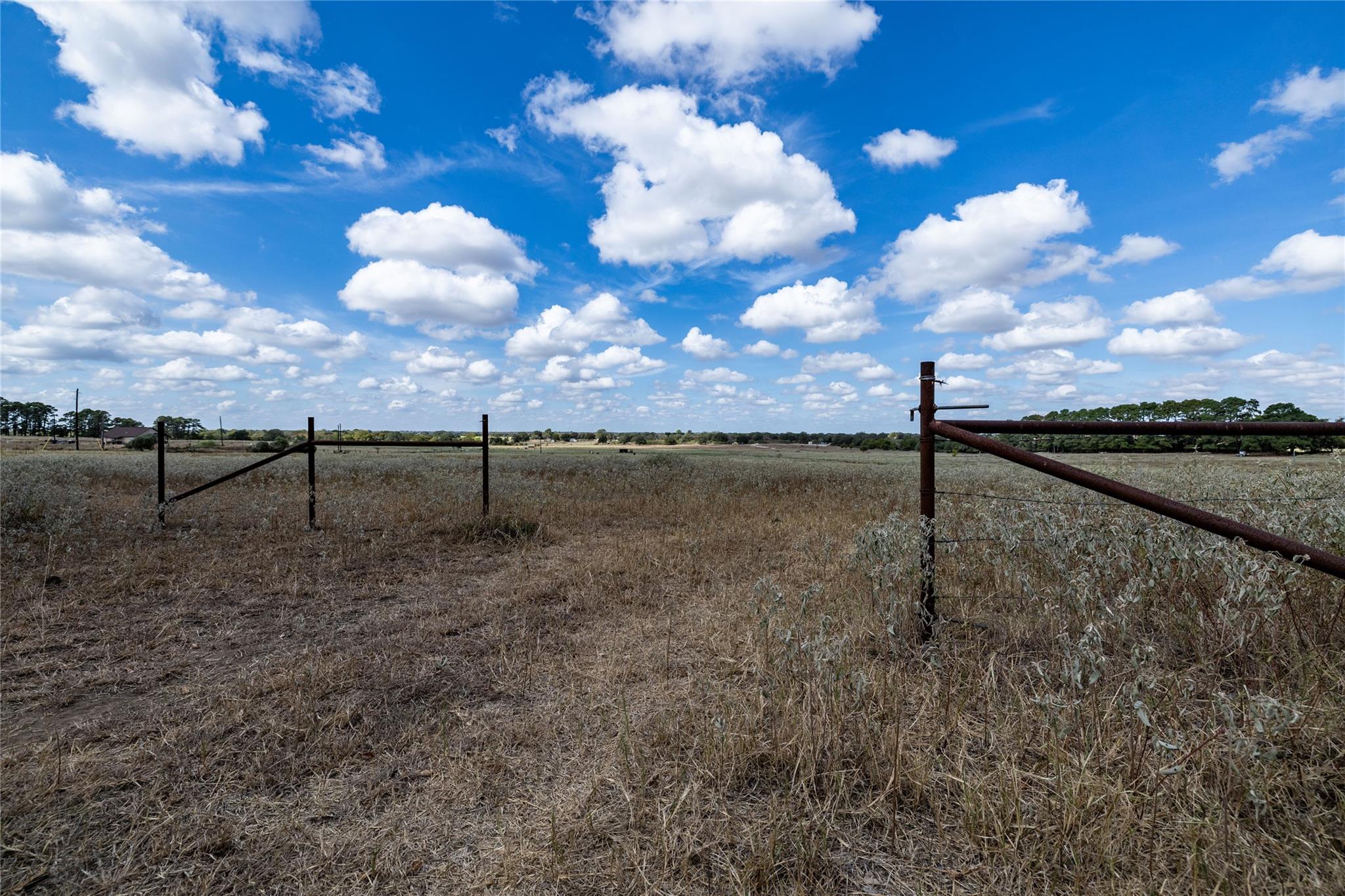 1350 Cattlemens Row, Lockhart, TX 78644