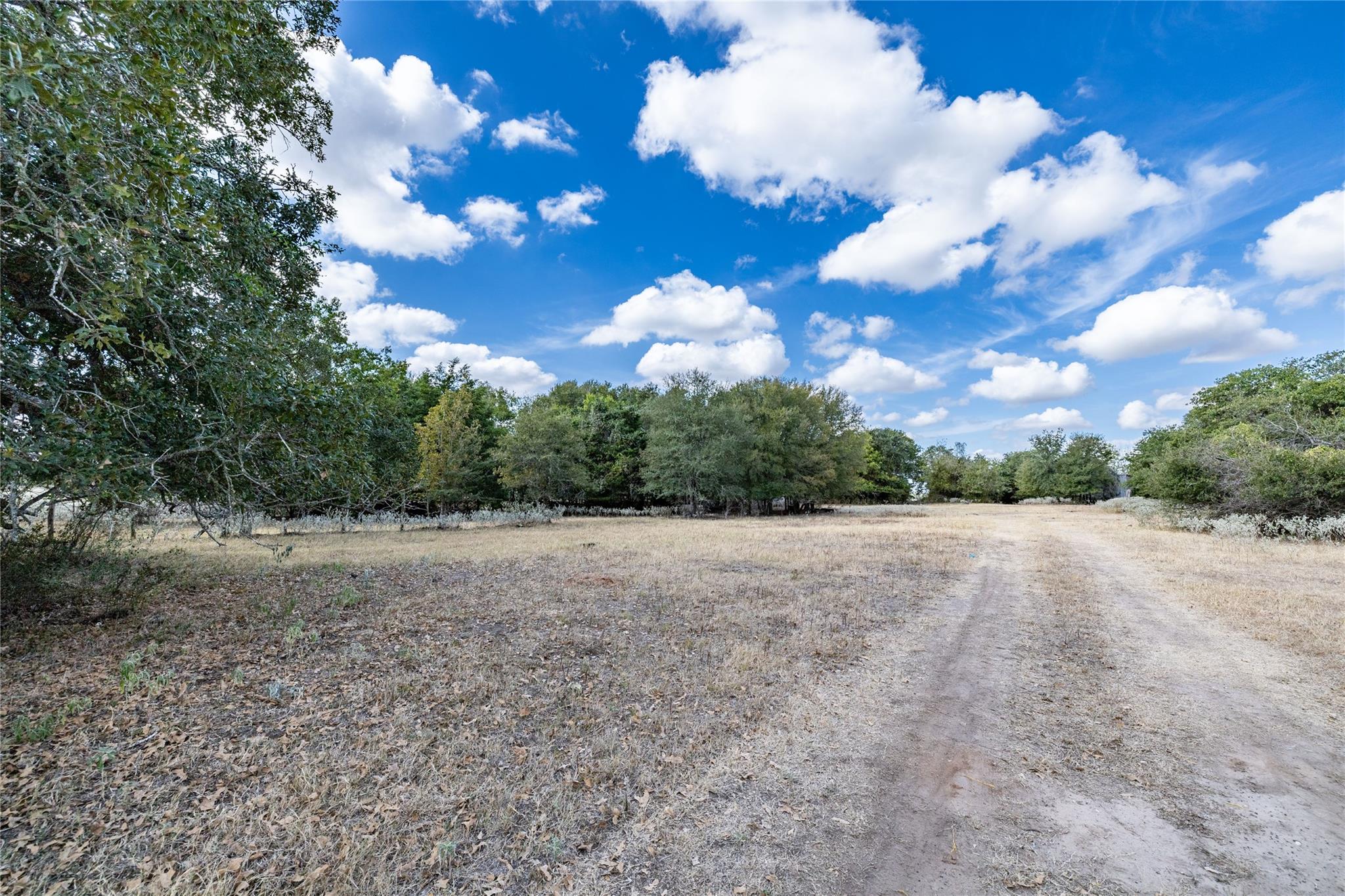 1350 Cattlemens Row, Lockhart, TX 78644