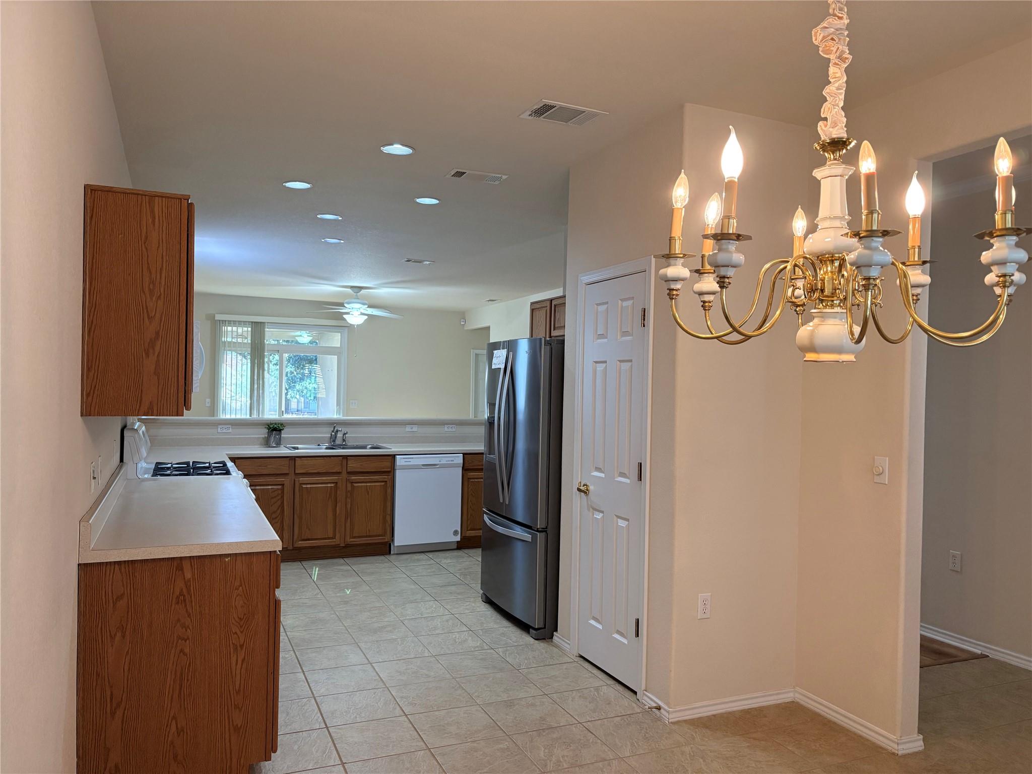 318 Crockett Loop, Georgetown, TX 78633