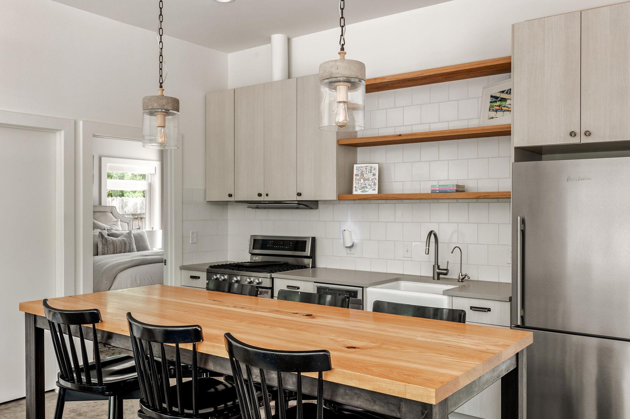 2211 Canterbury St # B, Austin, TX 78702