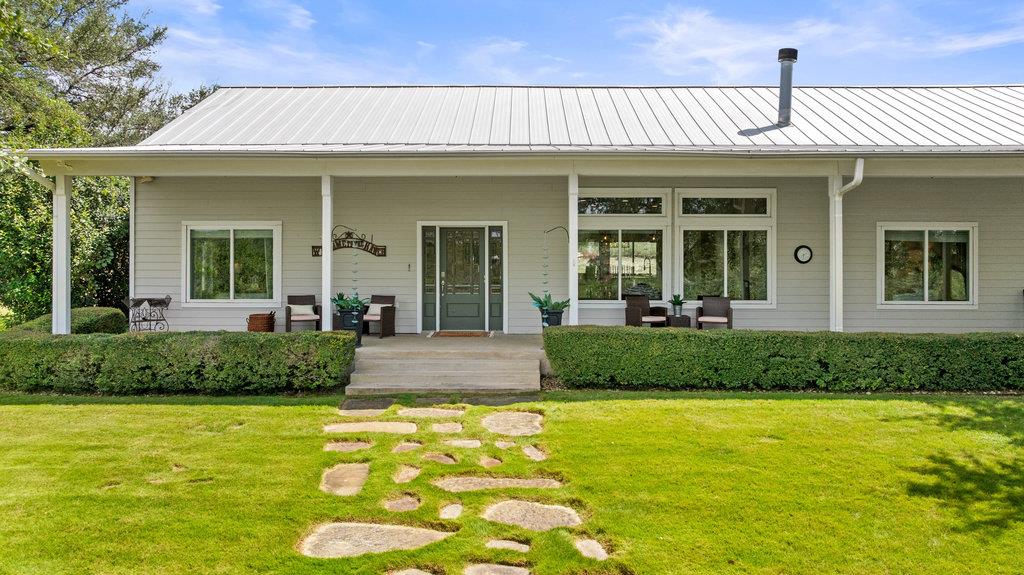 4607 R O Dr, Spicewood, TX 78669