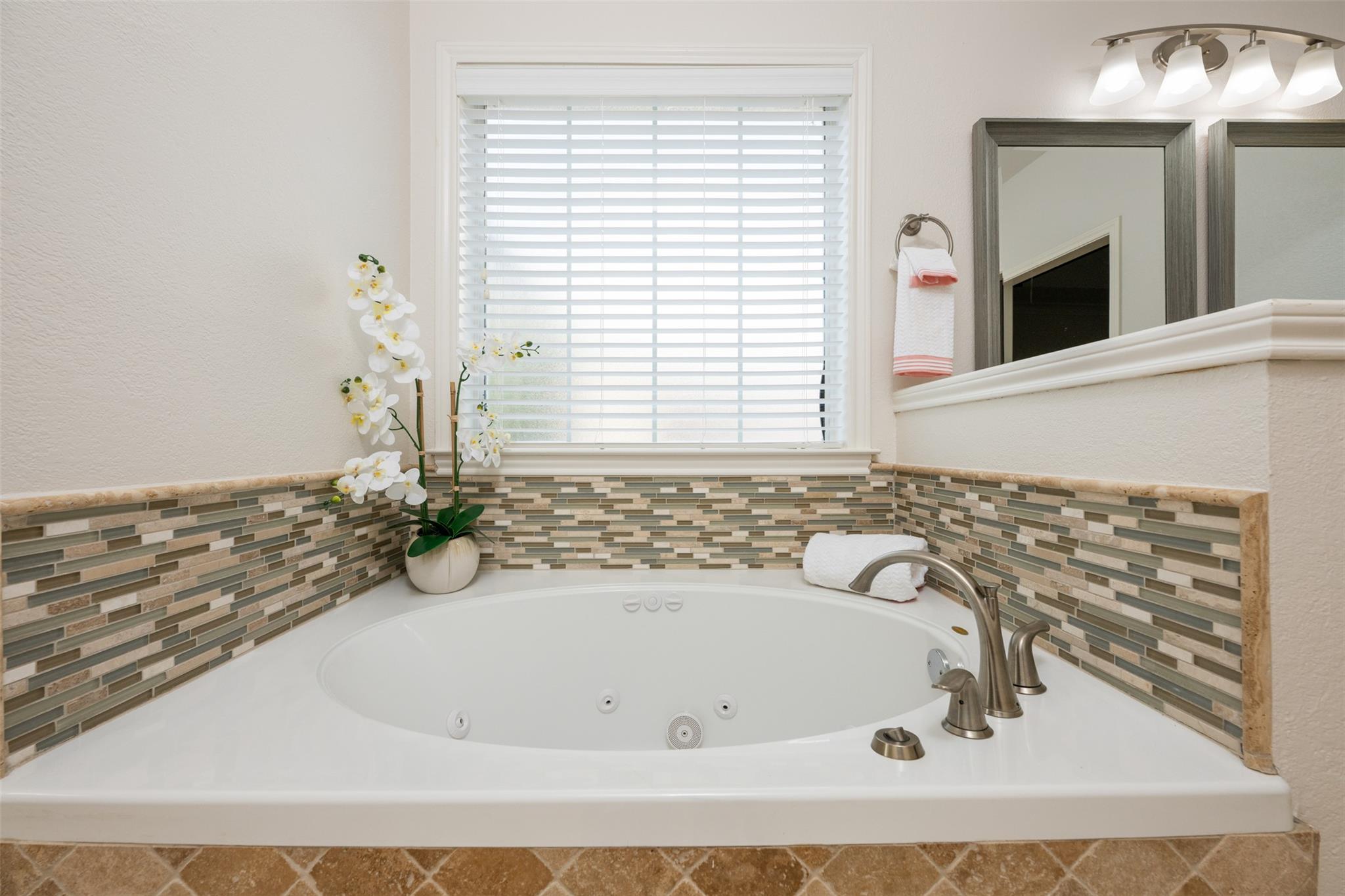 306 Copperleaf Rd, Lakeway, TX 78734