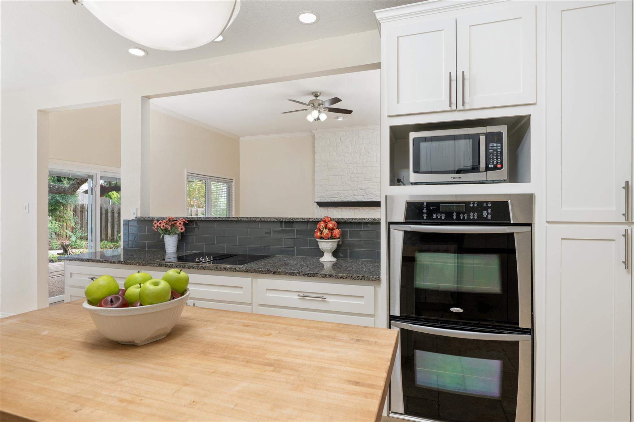 306 Copperleaf Rd, Lakeway, TX 78734