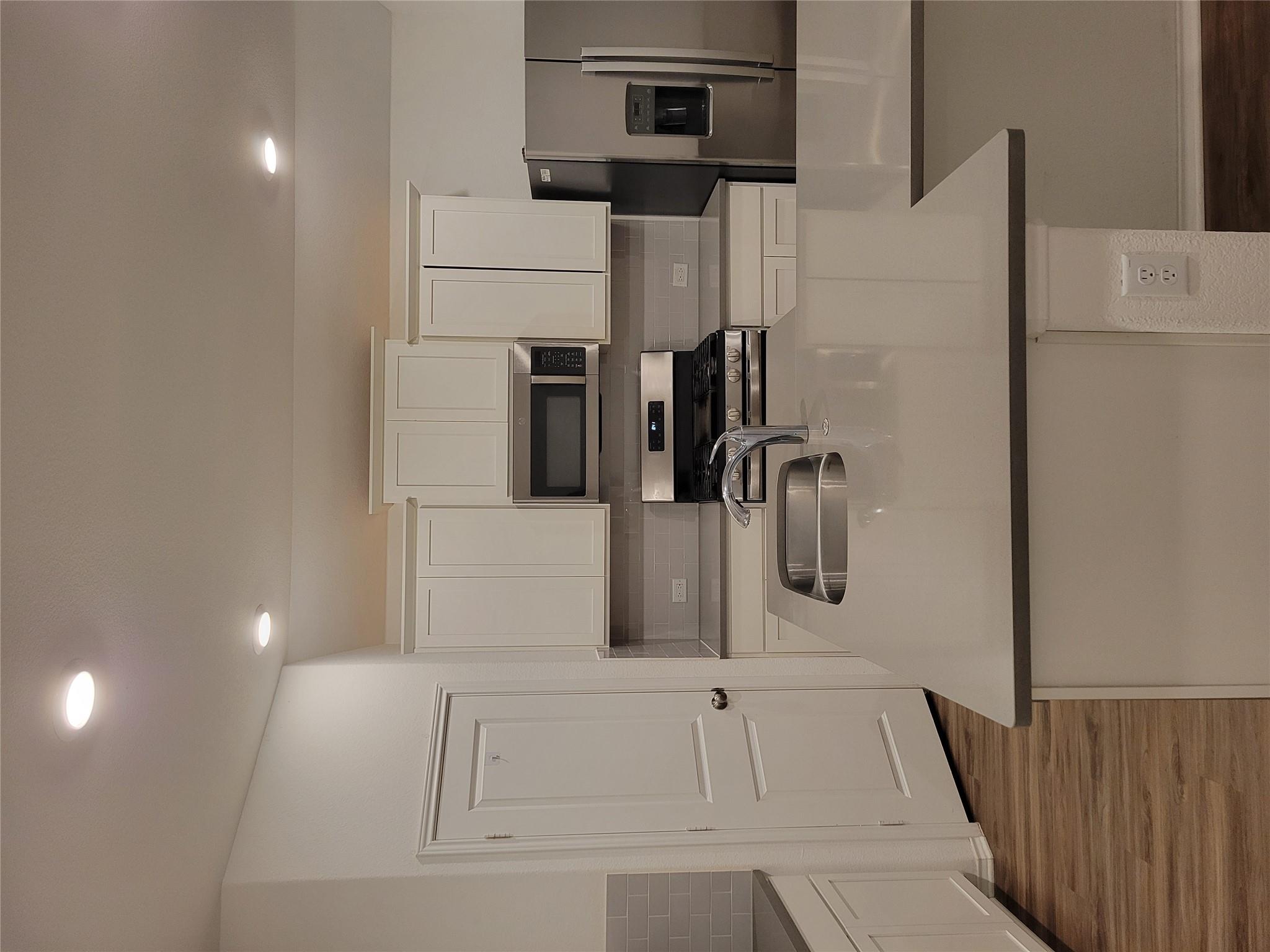 408 BARCELONA, Kyle, TX 78640