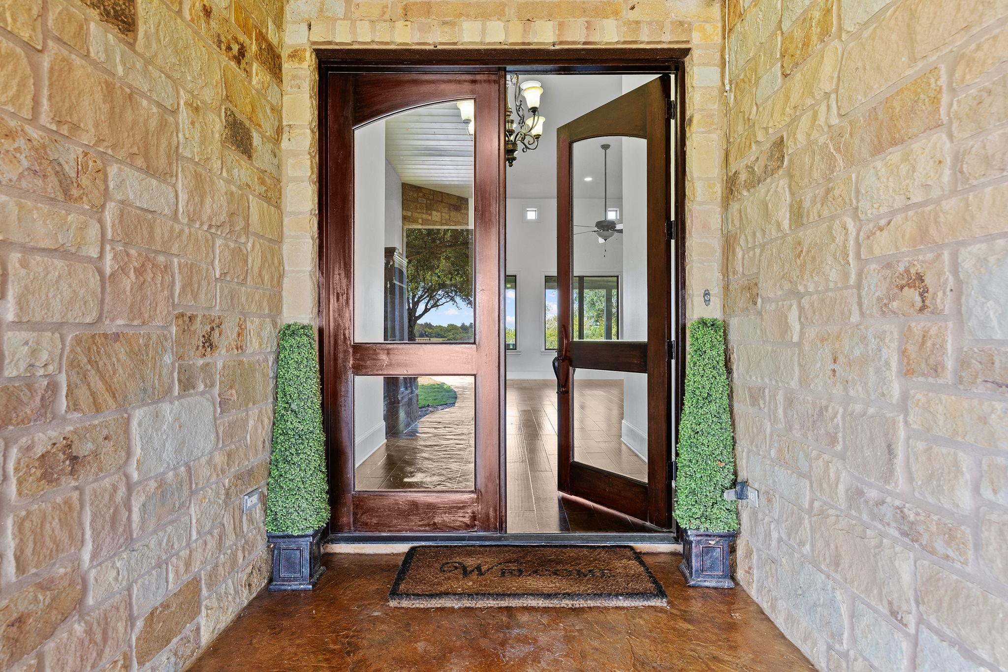 1124 County Road 301, Elgin, TX 78621