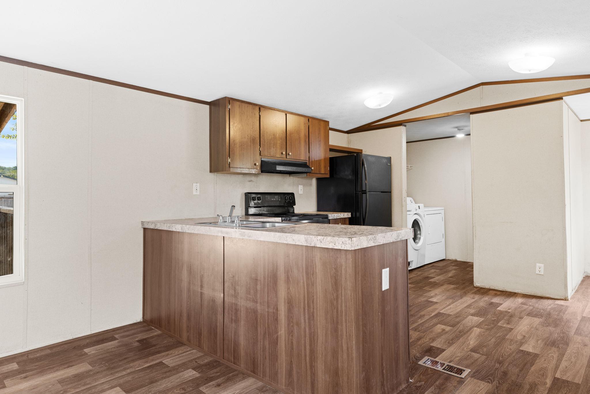 106 Sunflower Fld, Elgin, TX 78621