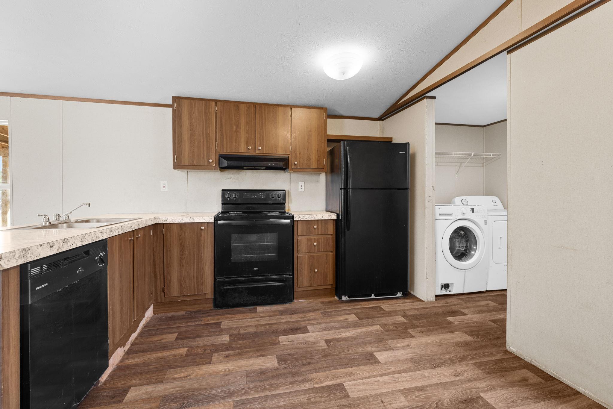 106 Sunflower Fld, Elgin, TX 78621