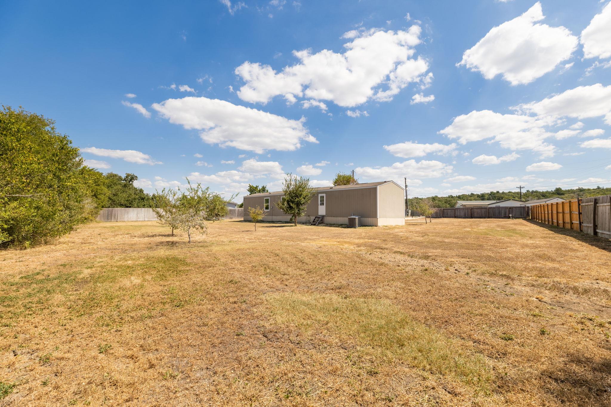 106 Sunflower Fld, Elgin, TX 78621
