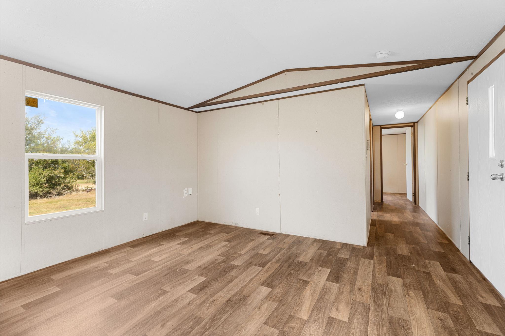 106 Sunflower Fld, Elgin, TX 78621