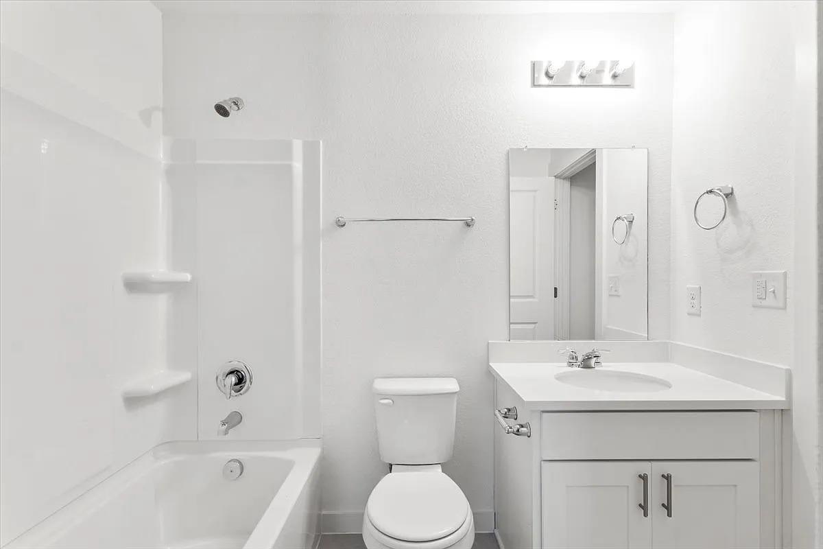 7412 Sparkling Light Dr # B, Del Valle, TX 78617