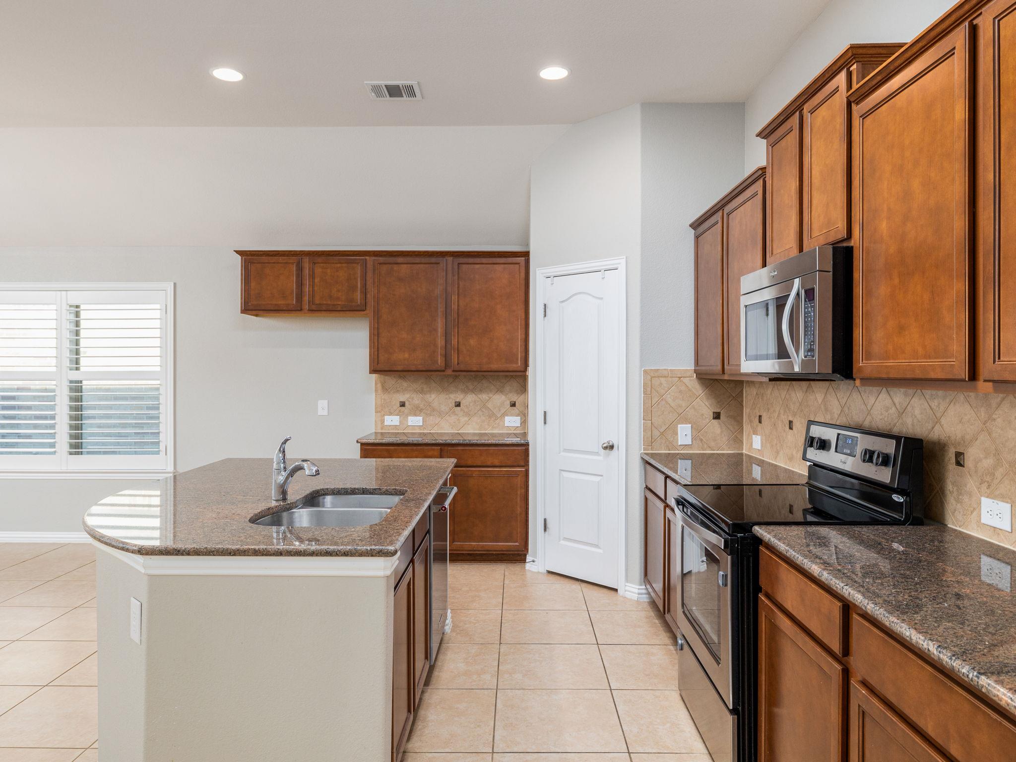 1005 Matheson Dr, Leander, TX 78628