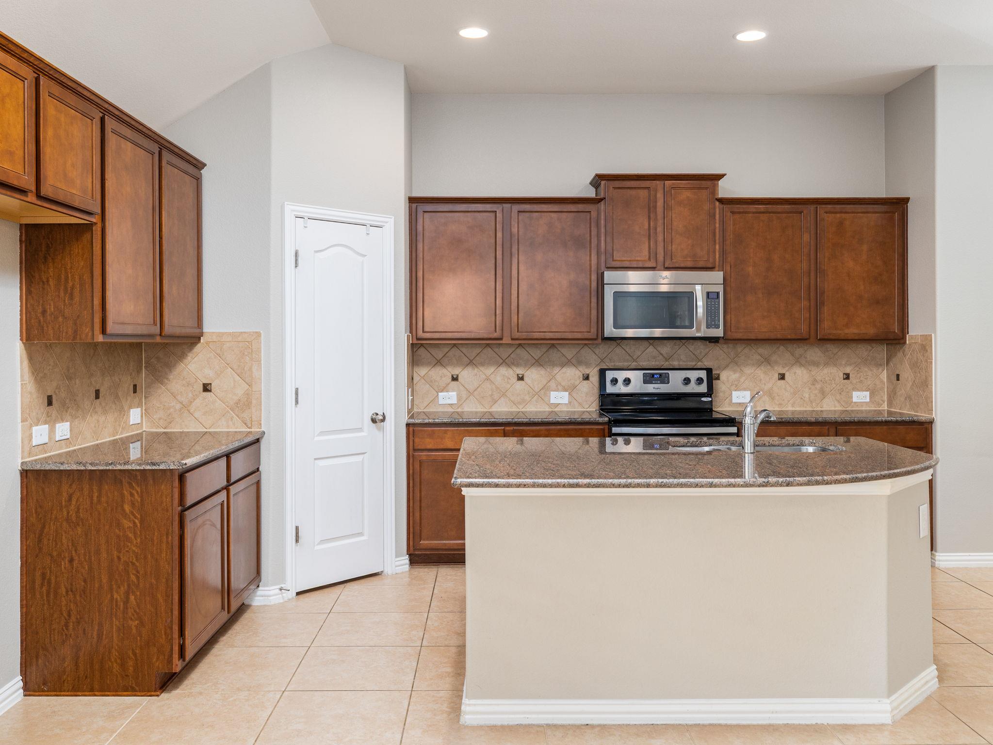 1005 Matheson Dr, Leander, TX 78628