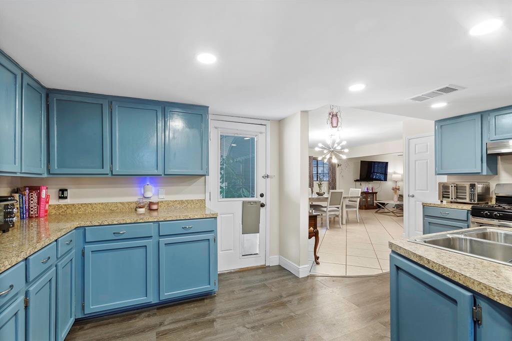 512 Bramble Dr, Austin, TX 78745