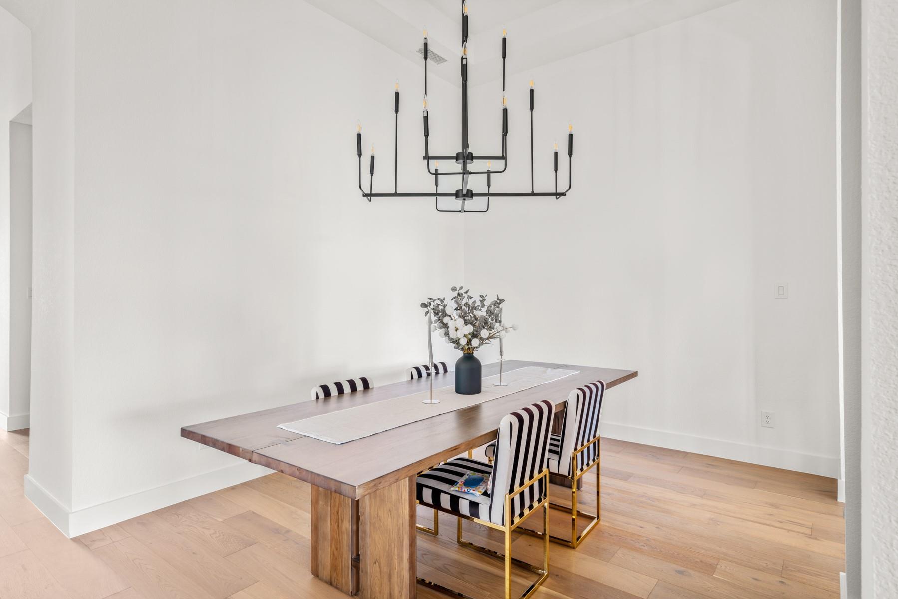 511 Irvine Cir, Liberty Hill, TX 78642