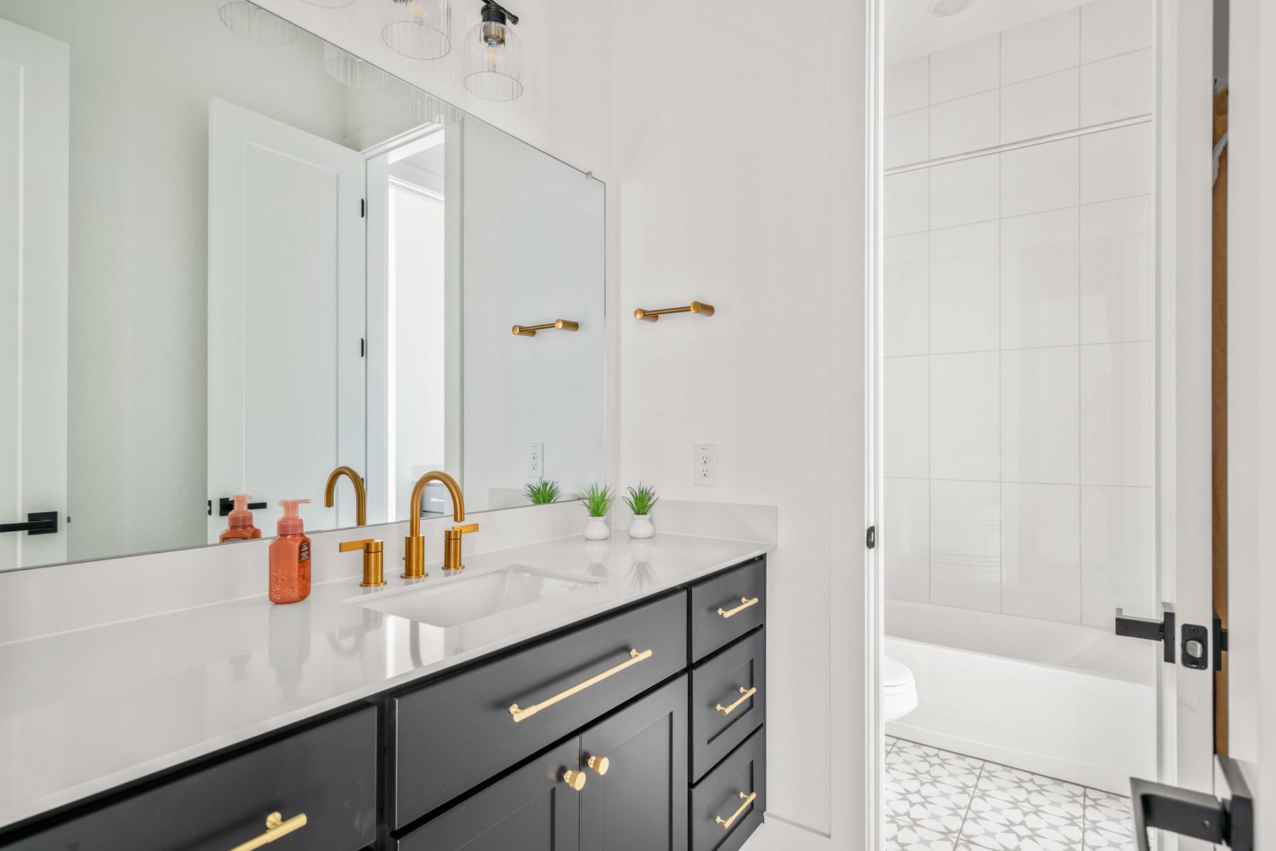 511 Irvine Cir, Liberty Hill, TX 78642