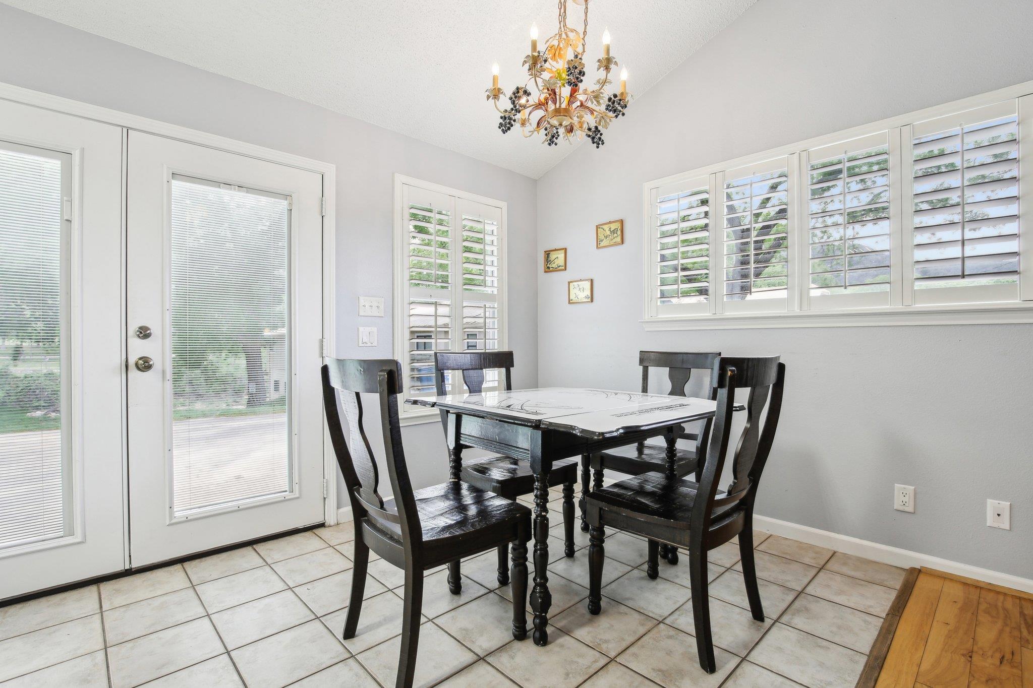 1890 Ponderosa Dr, New Braunfels, TX 78132