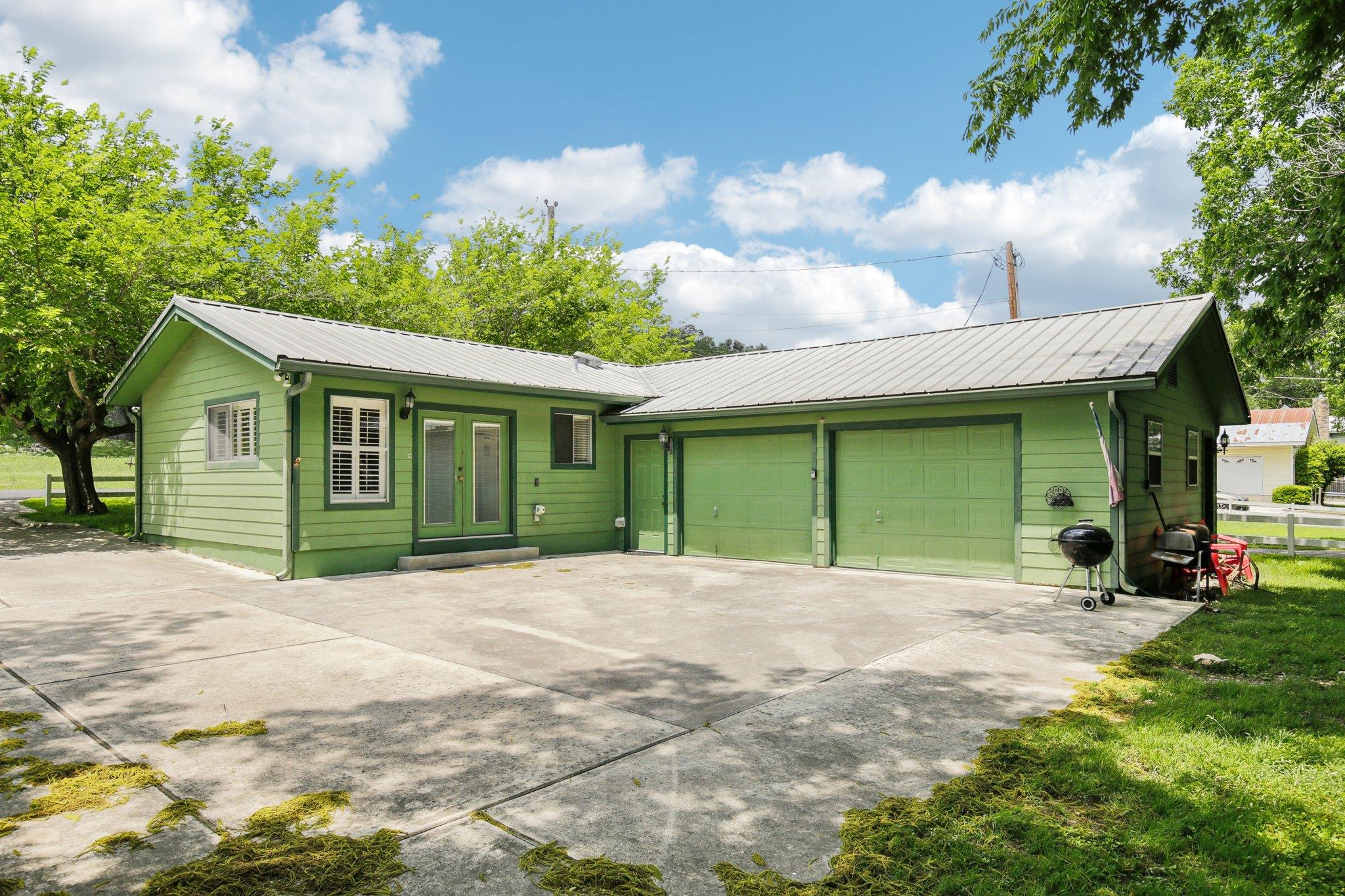 1890 Ponderosa Dr, New Braunfels, TX 78132