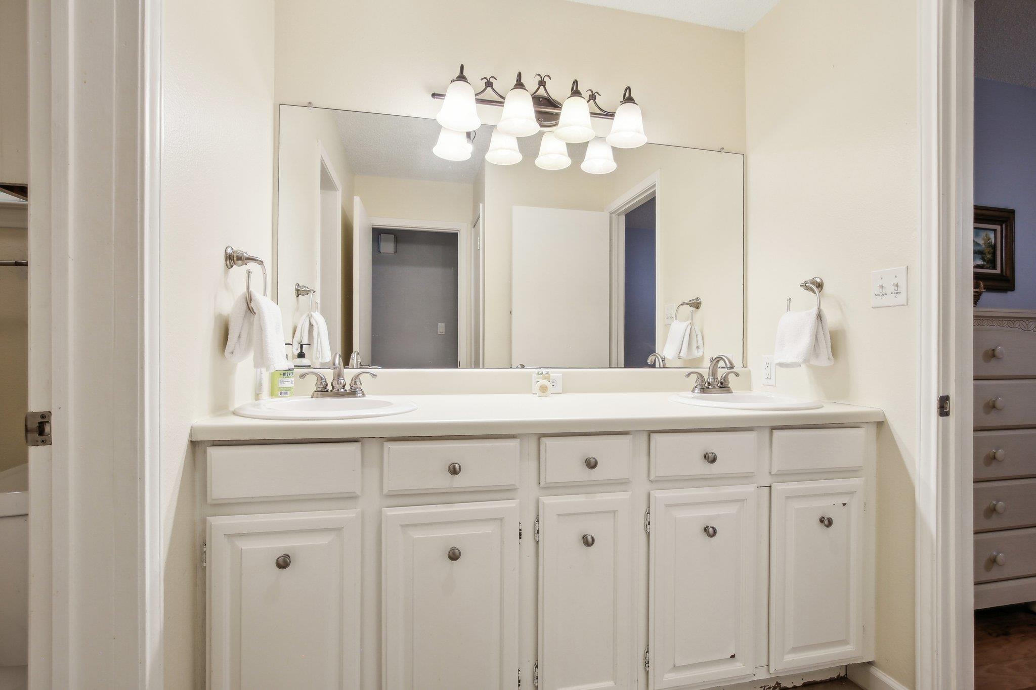 1890 Ponderosa Dr, New Braunfels, TX 78132