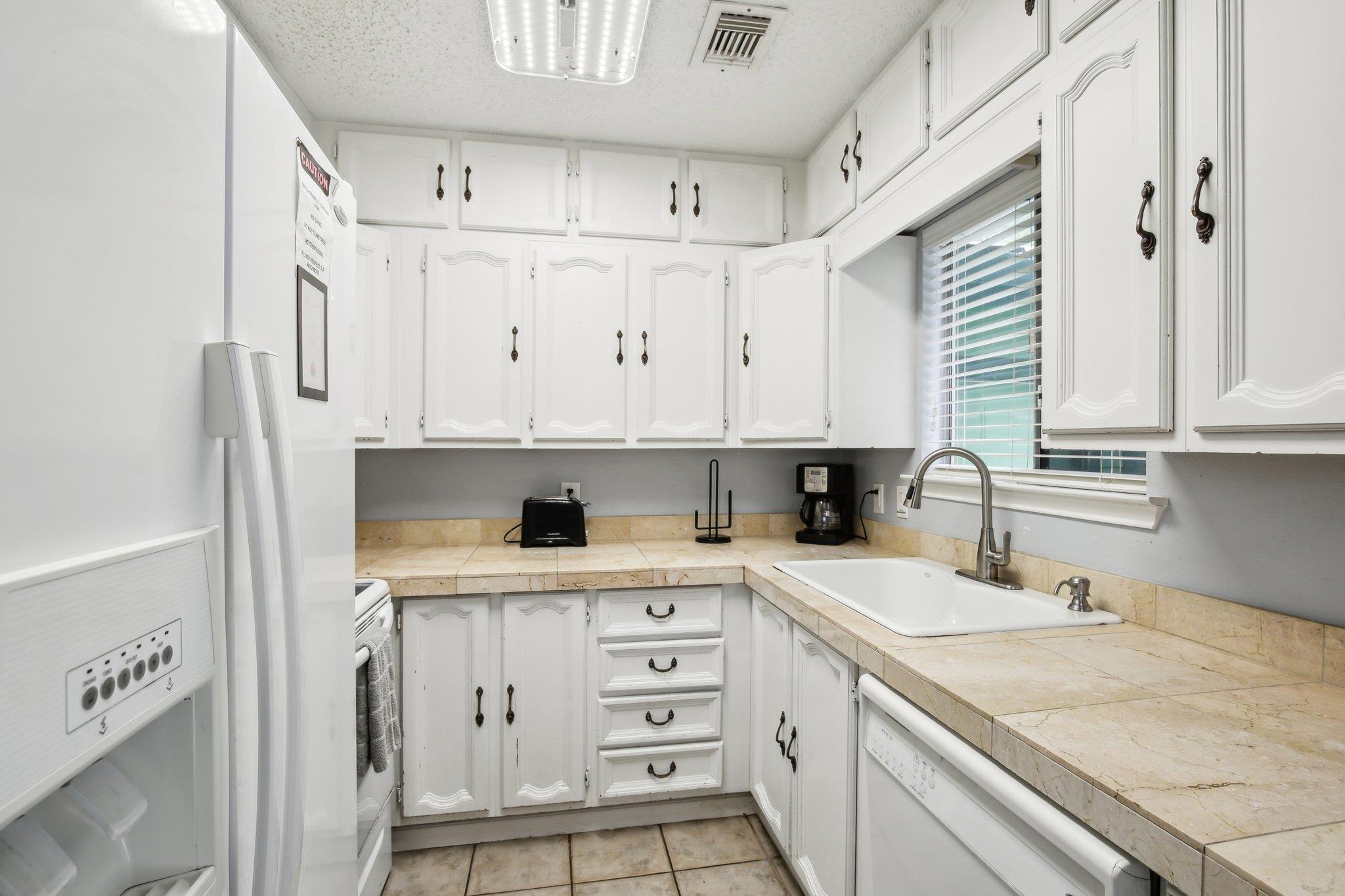 1890 Ponderosa Dr, New Braunfels, TX 78132