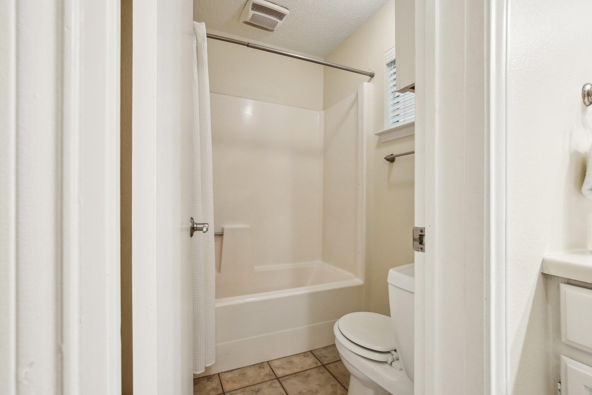 1890 Ponderosa Dr, New Braunfels, TX 78132