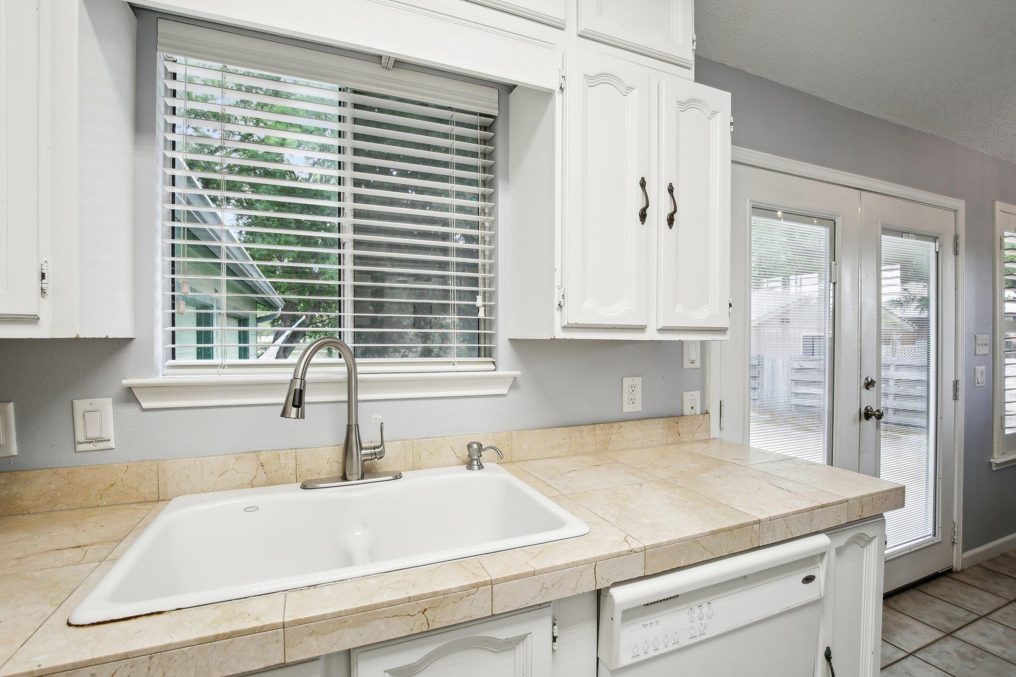 1890 Ponderosa Dr, New Braunfels, TX 78132