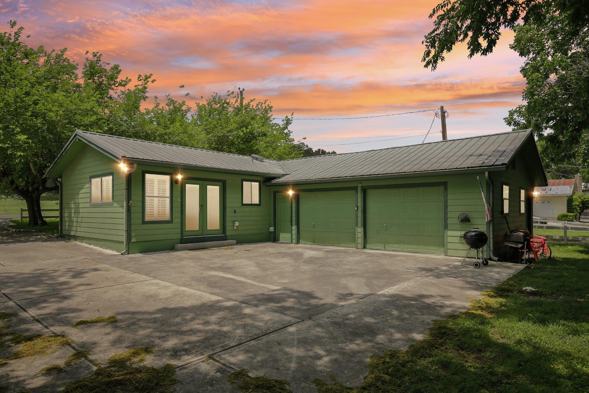 1890 Ponderosa Dr, New Braunfels, TX 78132