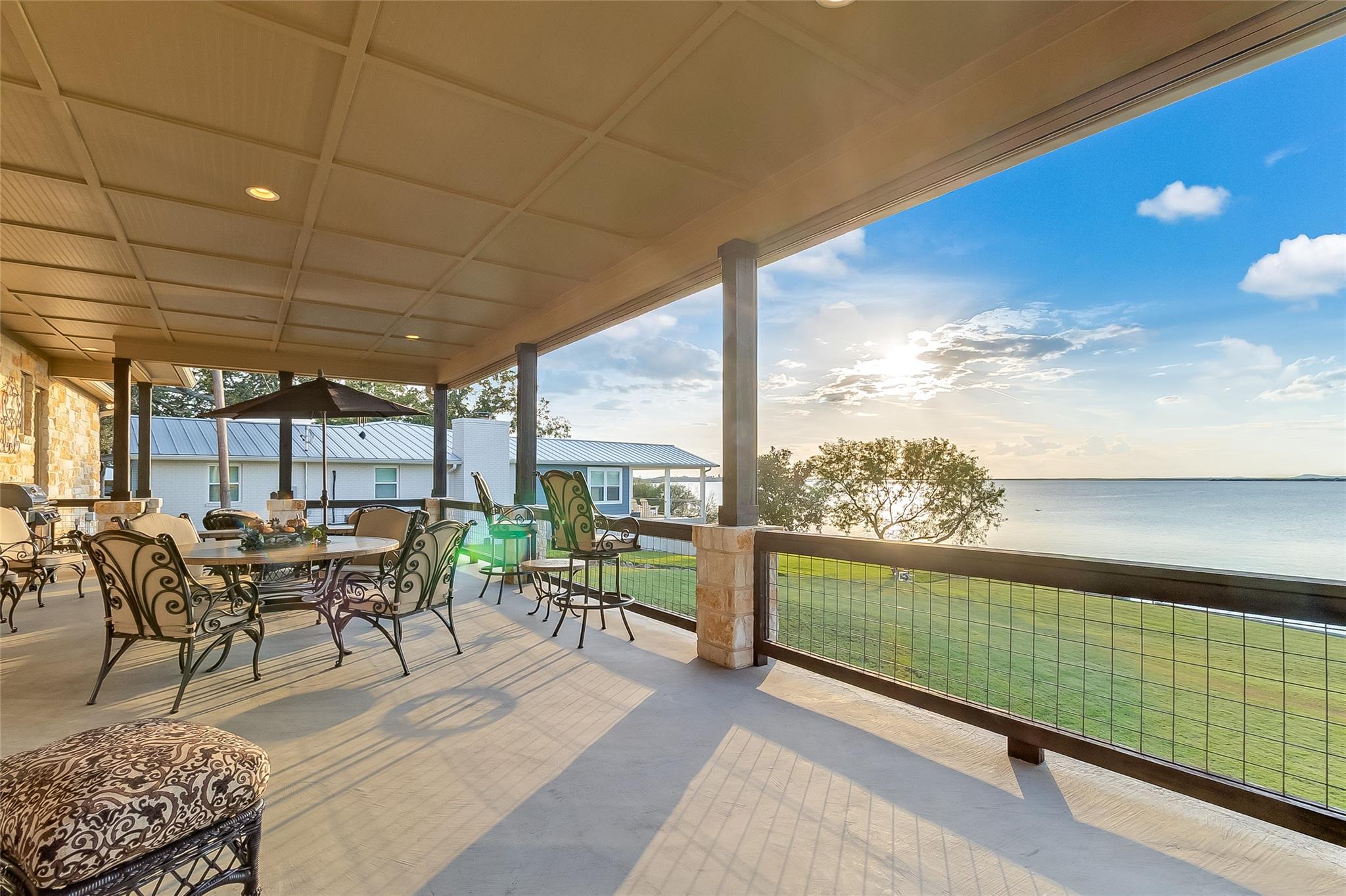 207 Emeralds Dr, Burnet, TX 78611