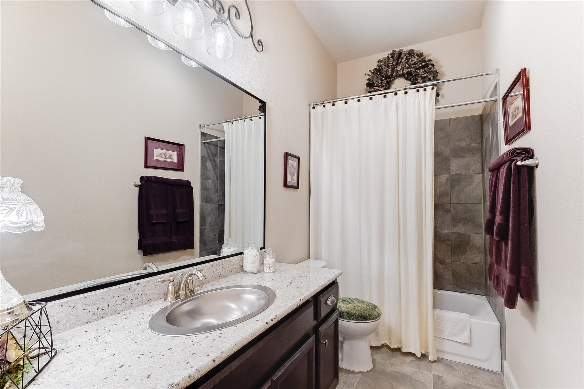 207 Emeralds Dr, Burnet, TX 78611