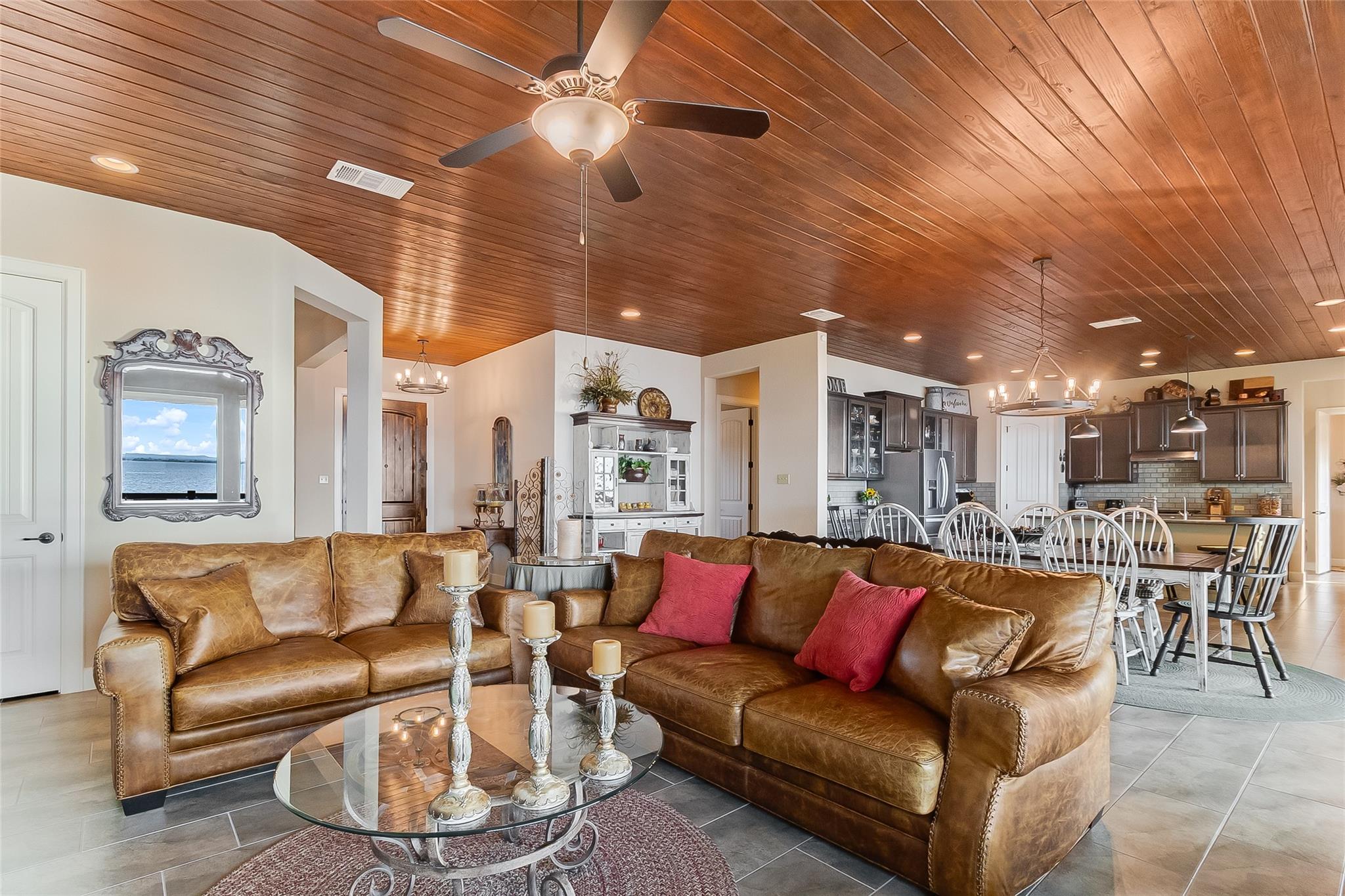 207 Emeralds Dr, Burnet, TX 78611