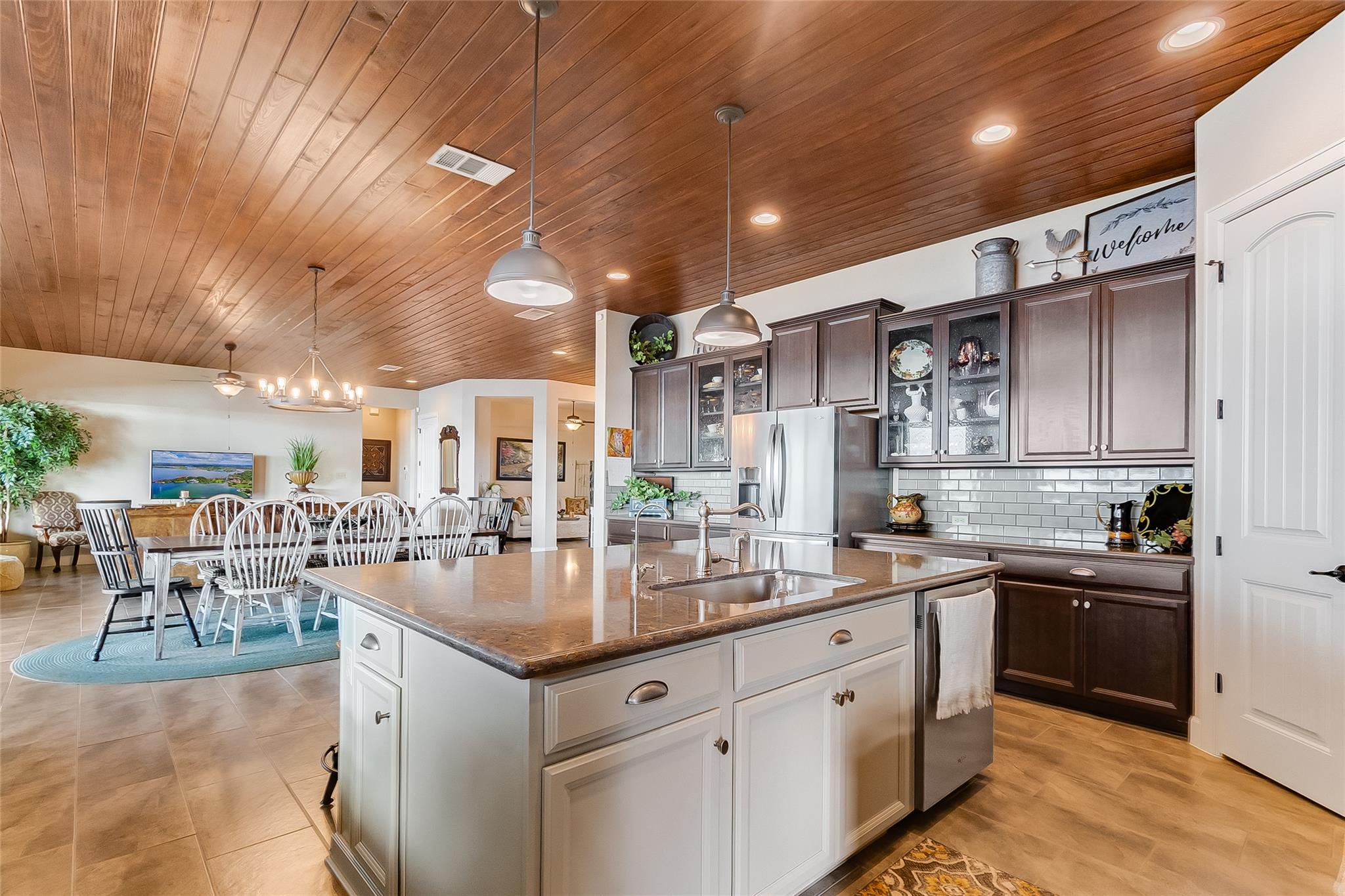 207 Emeralds Dr, Burnet, TX 78611