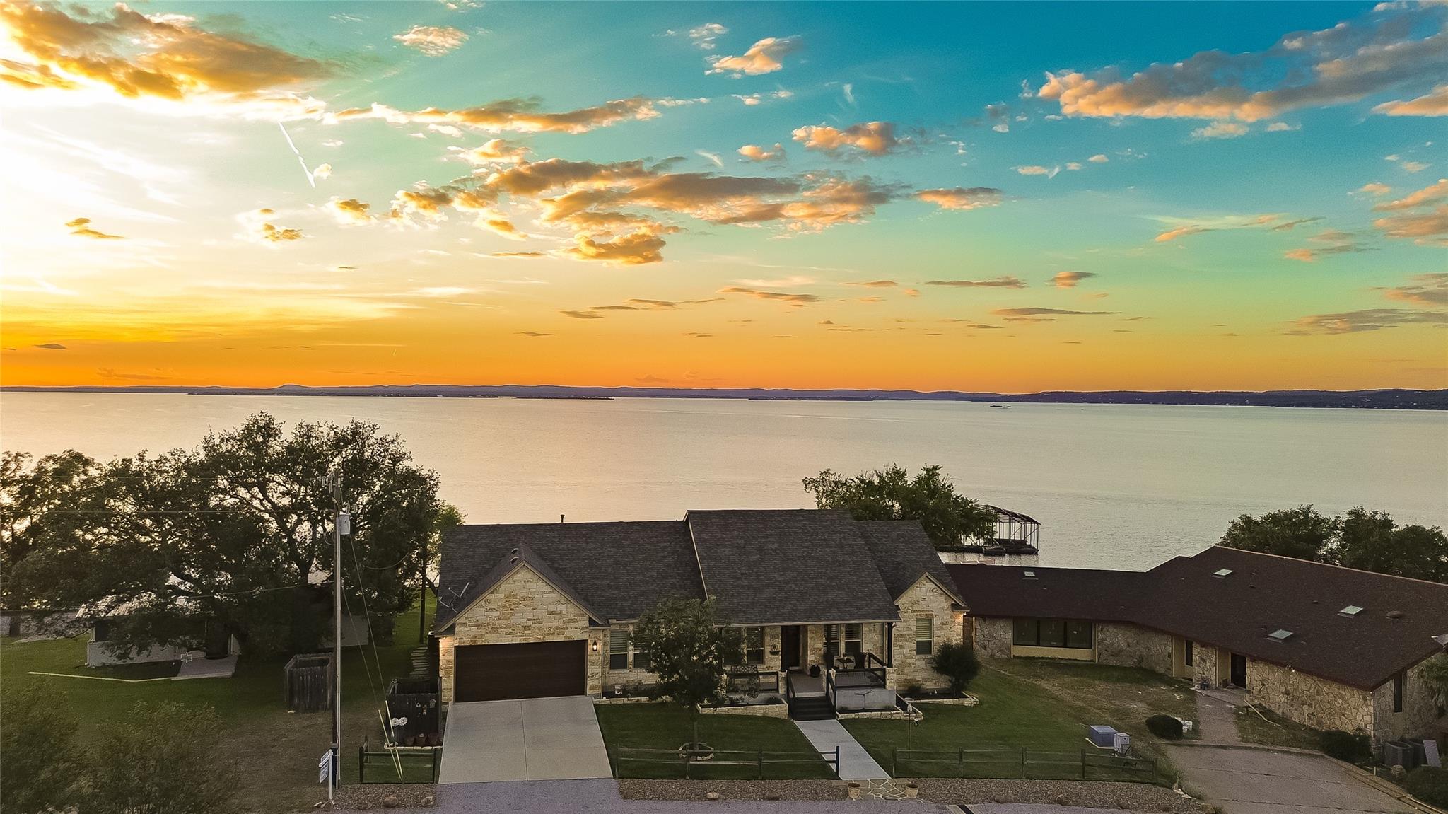 207 Emeralds Dr, Burnet, TX 78611