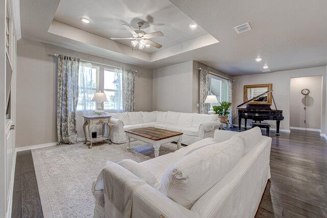 108 Charming Redbud Ln, San Marcos, TX 78666